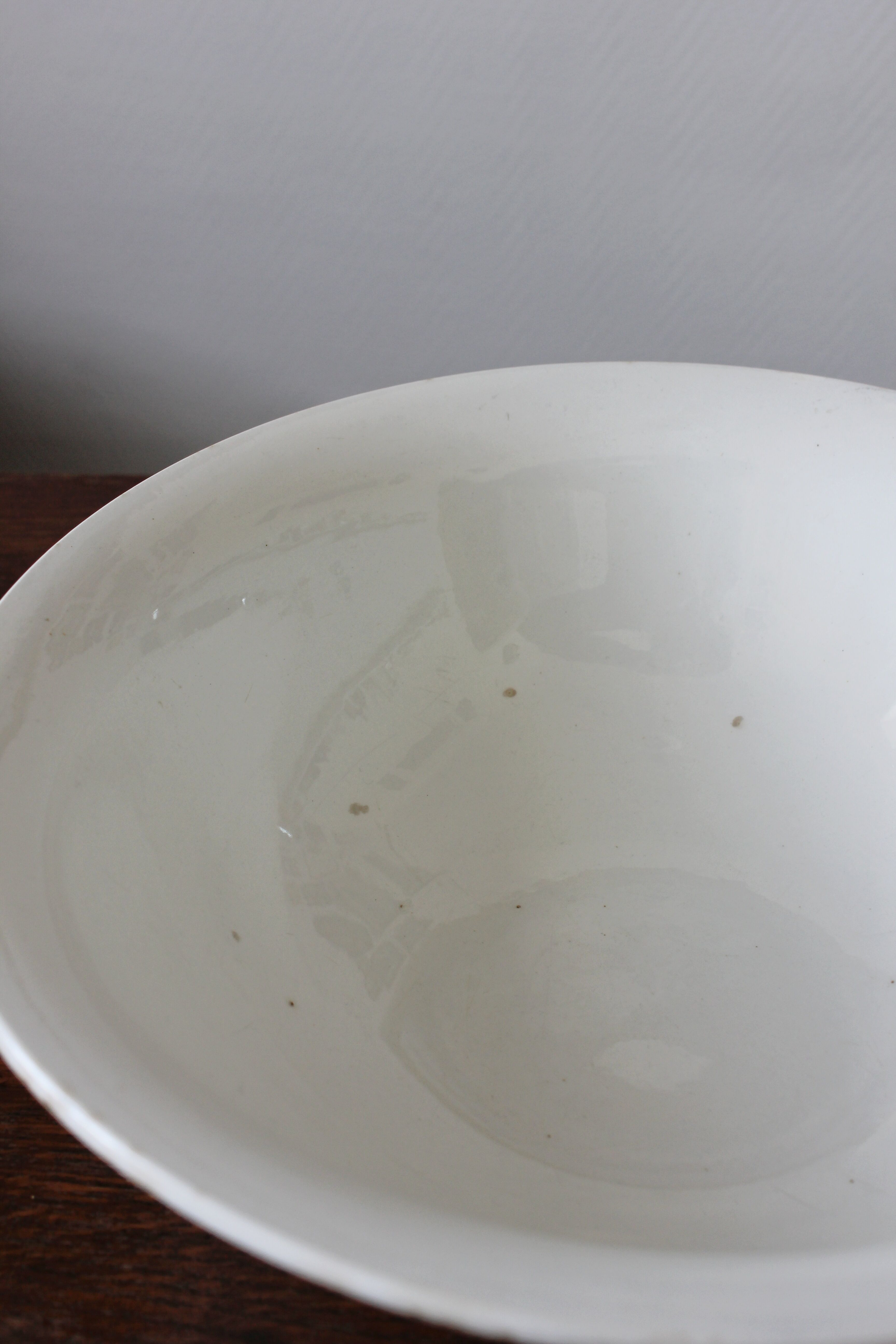 Salad bowl in white earthenware iron earth Digoin Sarreguemines