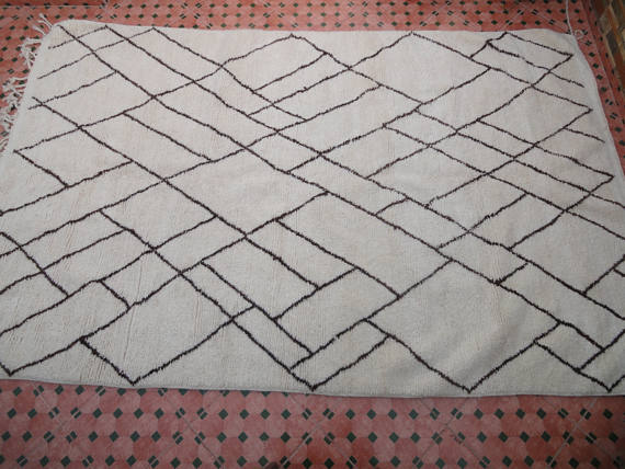 Beni ourain white carpet and black 319 x 198 cm