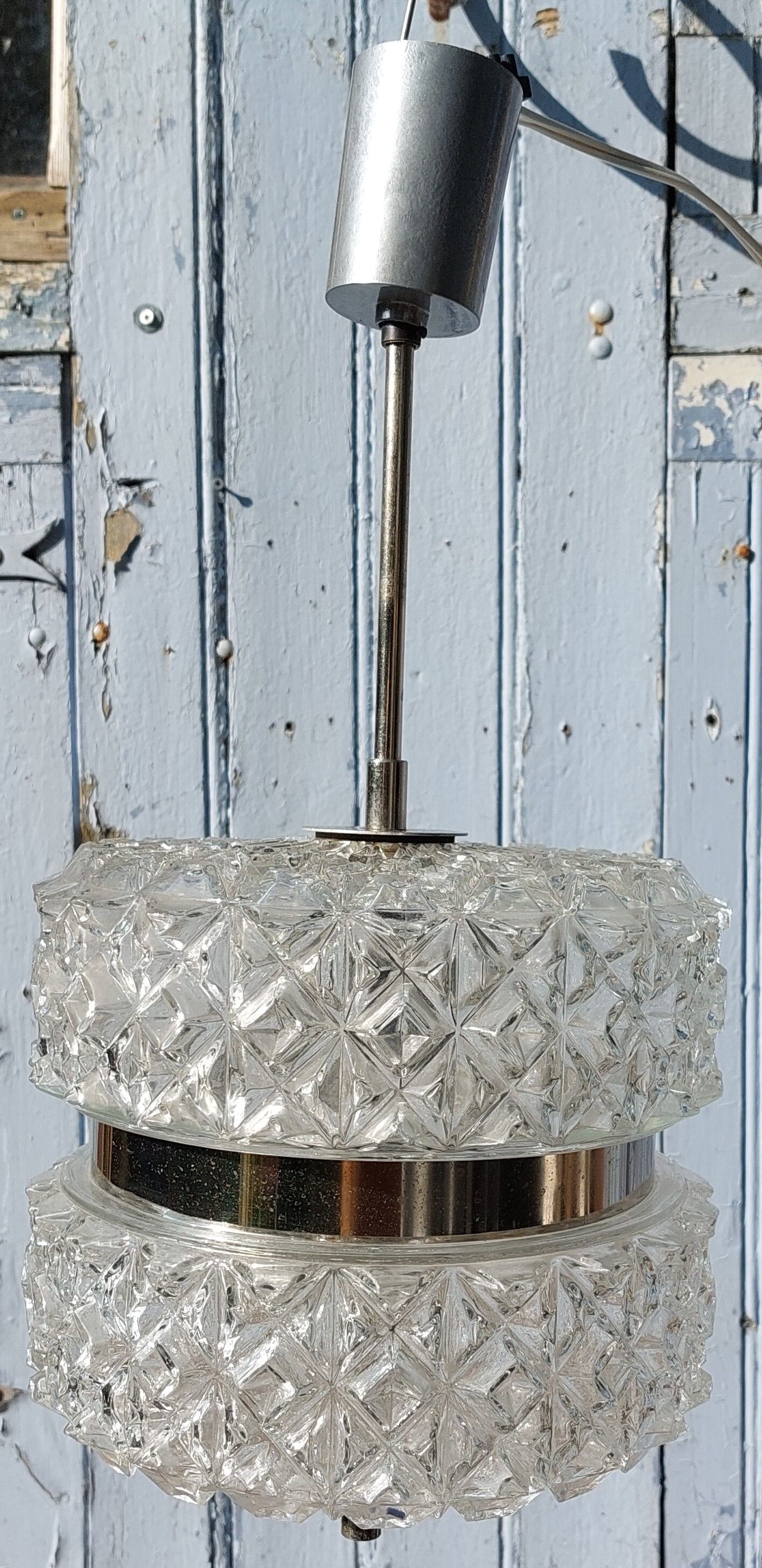 Glass suspension from the 60s