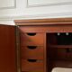 Meuble d’appoint vintage pieds compas