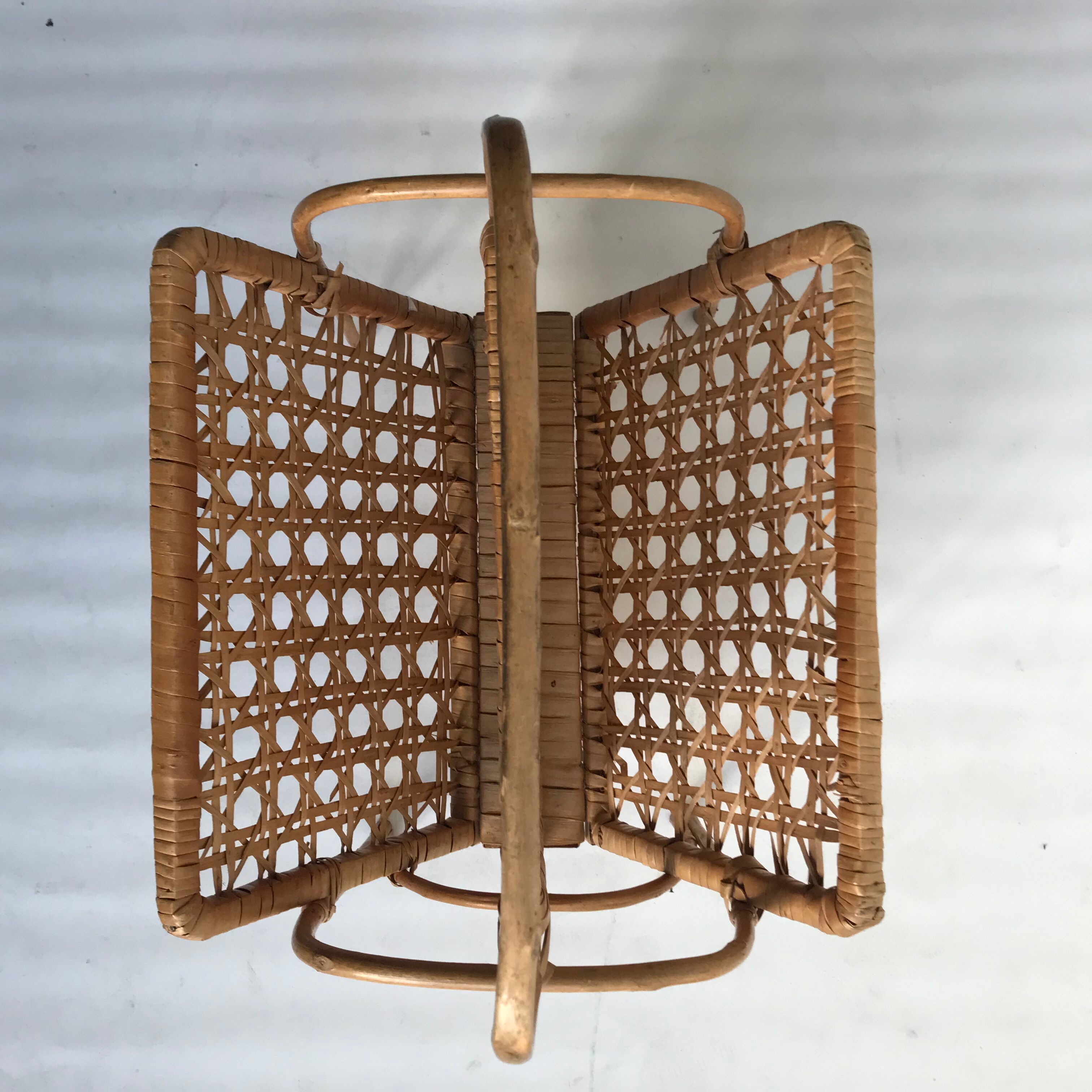 Magazine rack wicker and rattan