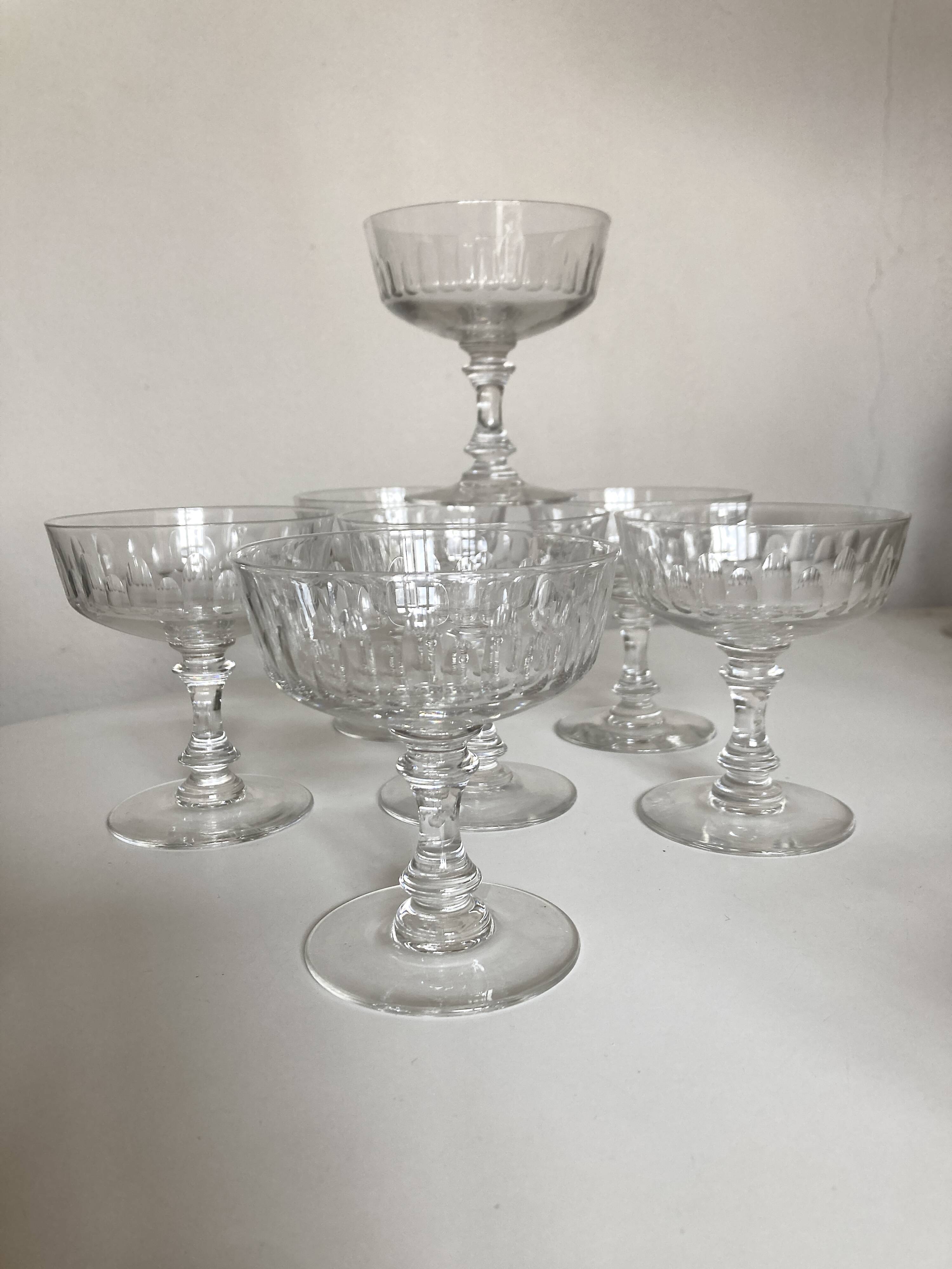 set de 7 coupes à champagne a cotes plates 19e en cristal sonnant