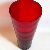 Ruby red glass vase with honeycomb effect from the 50s Height 35.3 cm