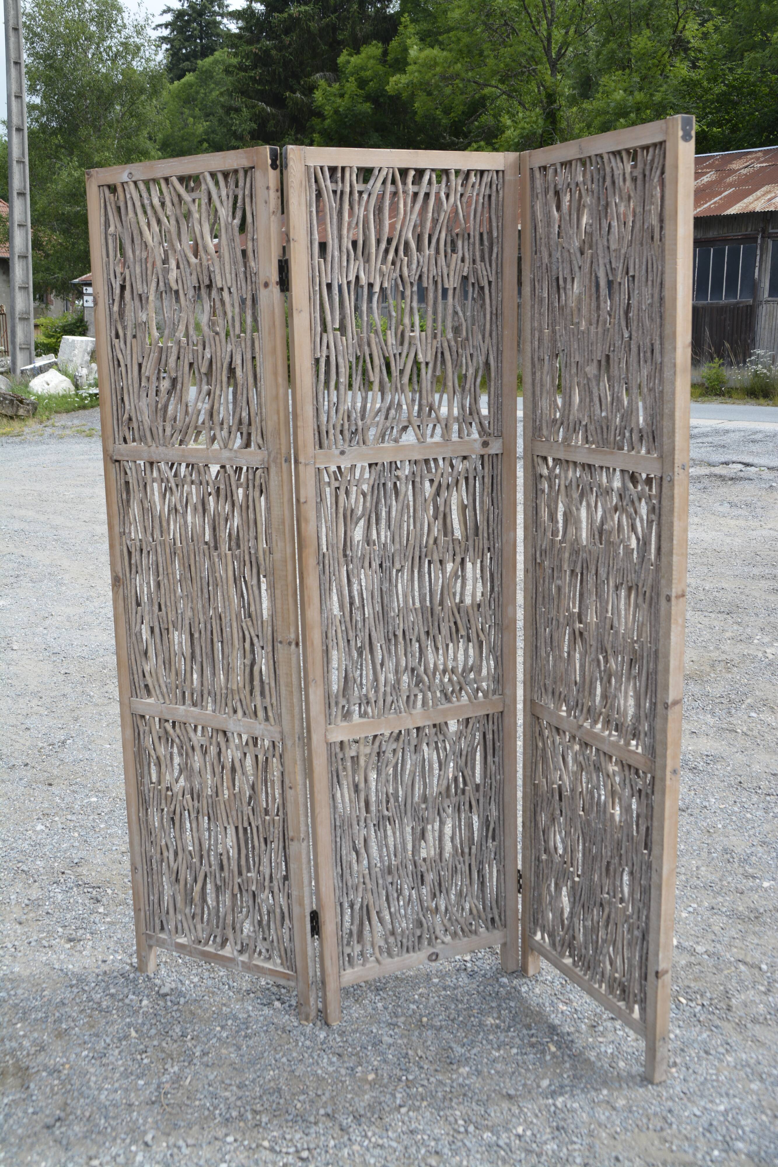 Wooden screen