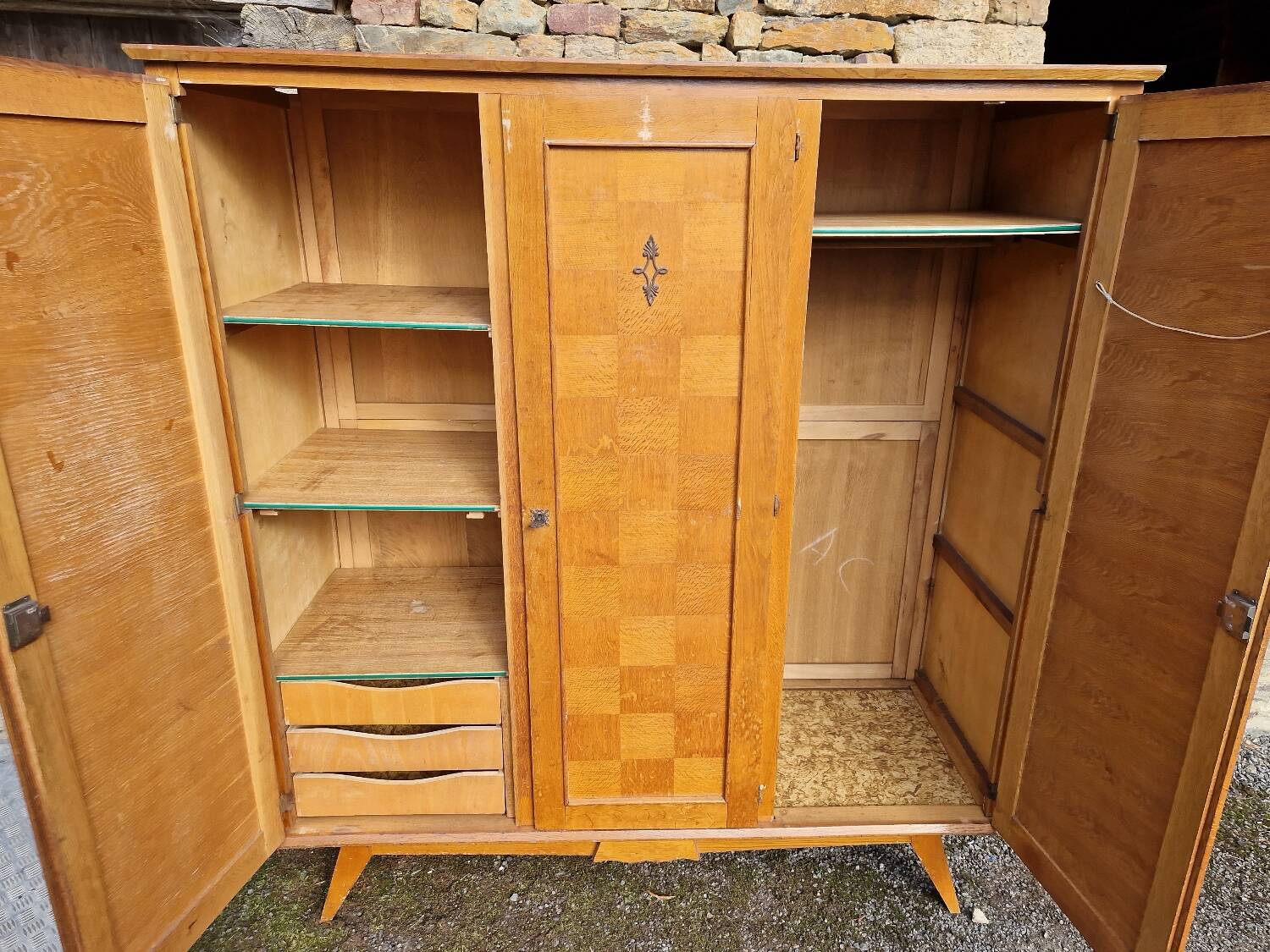 Vintage 3-door wardrobe from the 60s/70s.