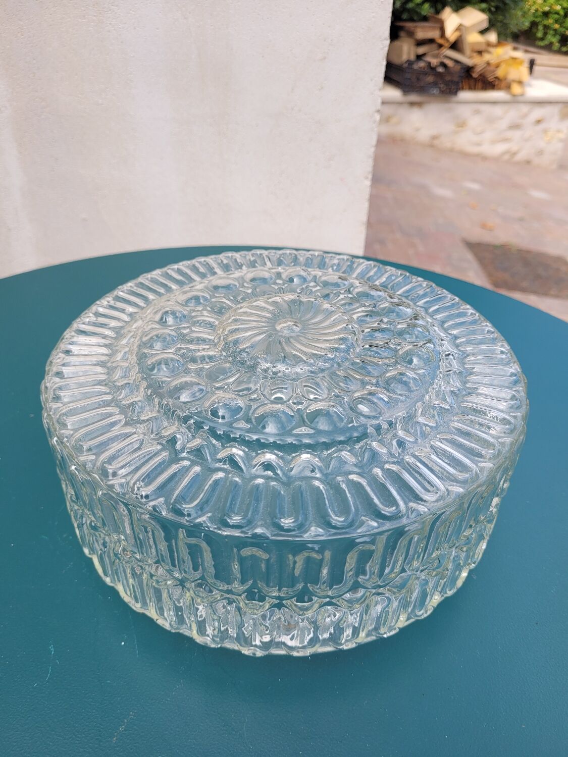 Round cast glass ceiling lamp