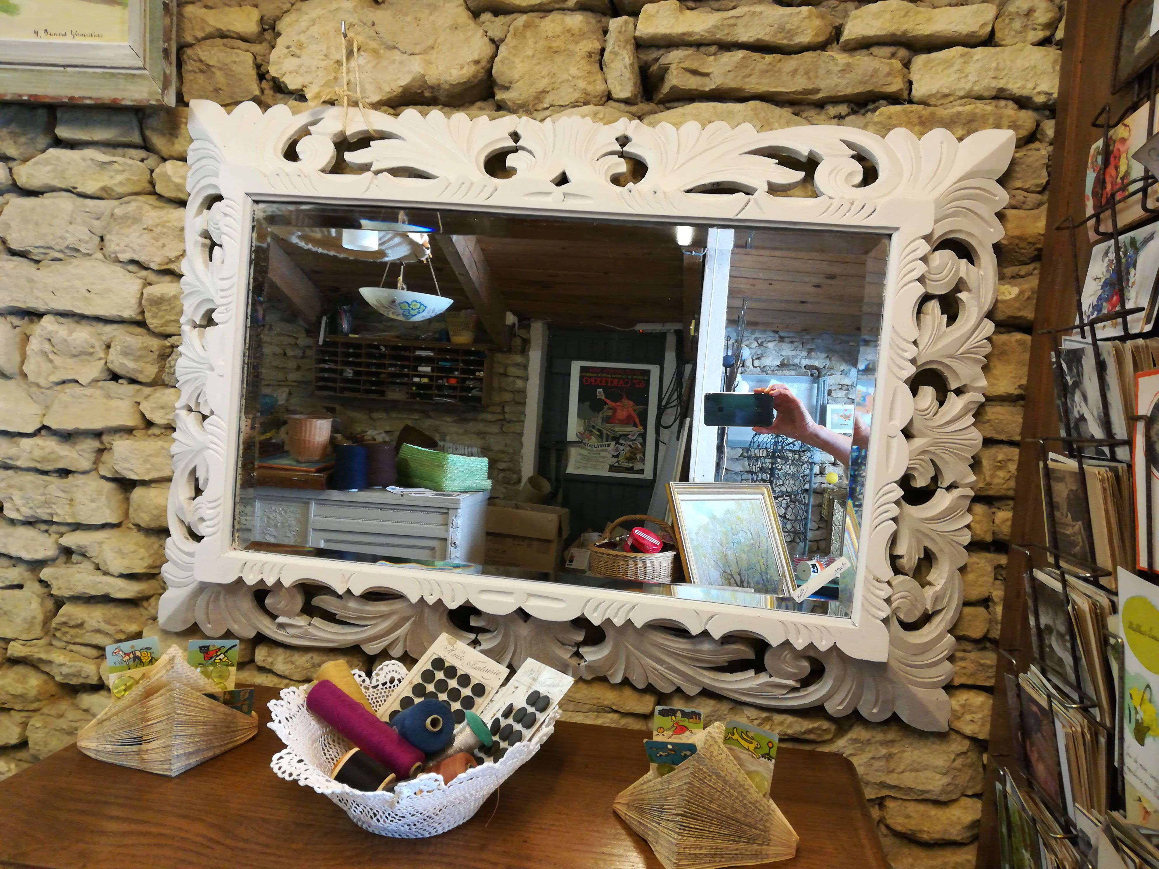 Beveled mirror frame in painted wood 66x95cm