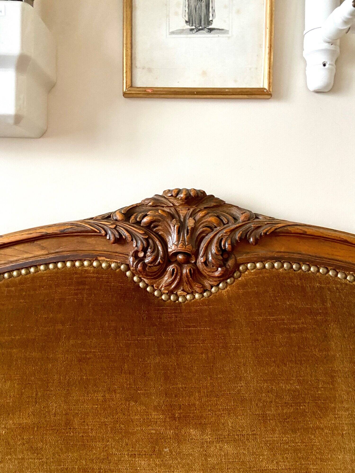Bench, roller daybed in chiseled wood and ocher velvet, mid-19th century