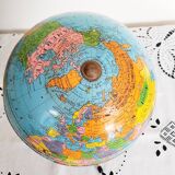 Globe terrestre en métal , Taride ,  tripode, années 60
