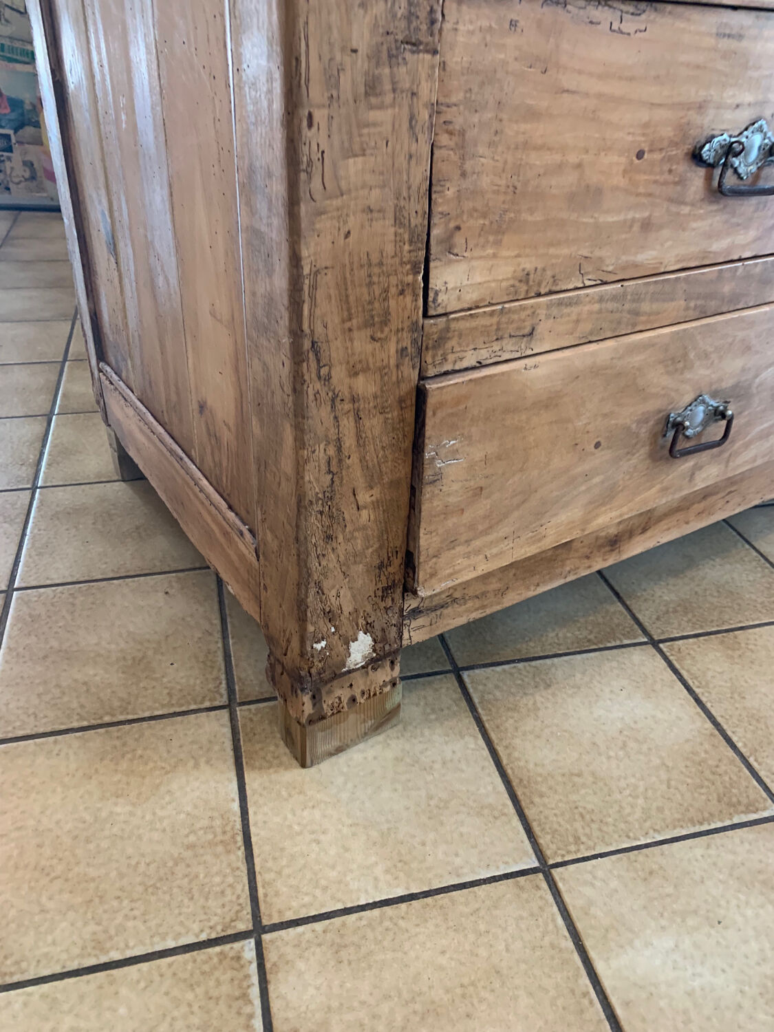 Cherry chest of drawers