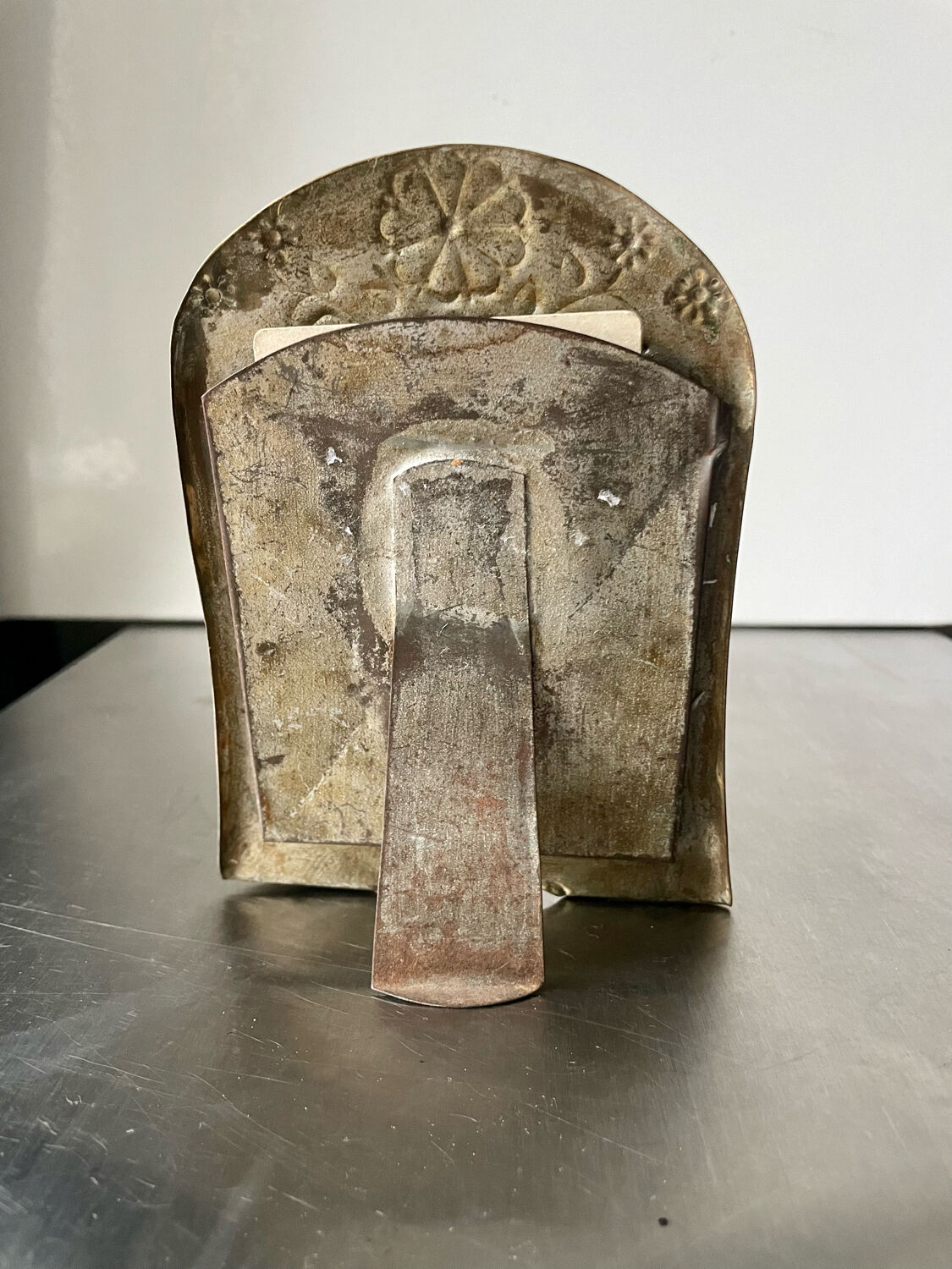 Picture frame in brass art nouveau