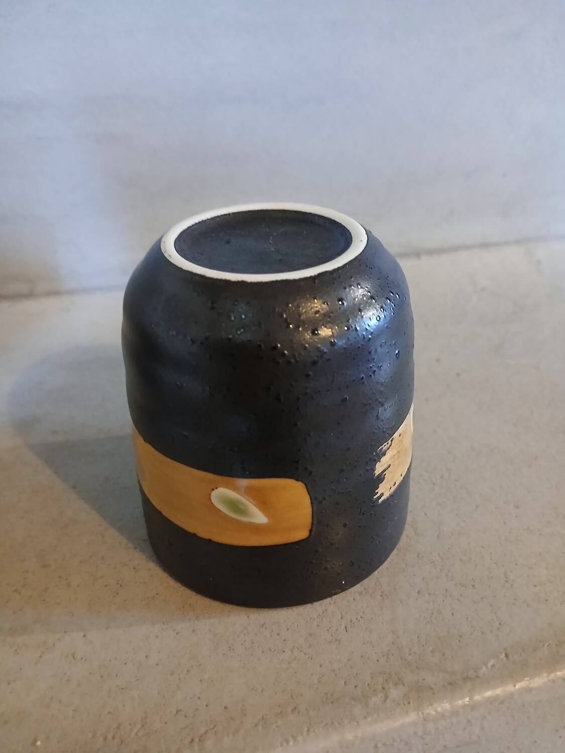 4 stoneware coffee cups