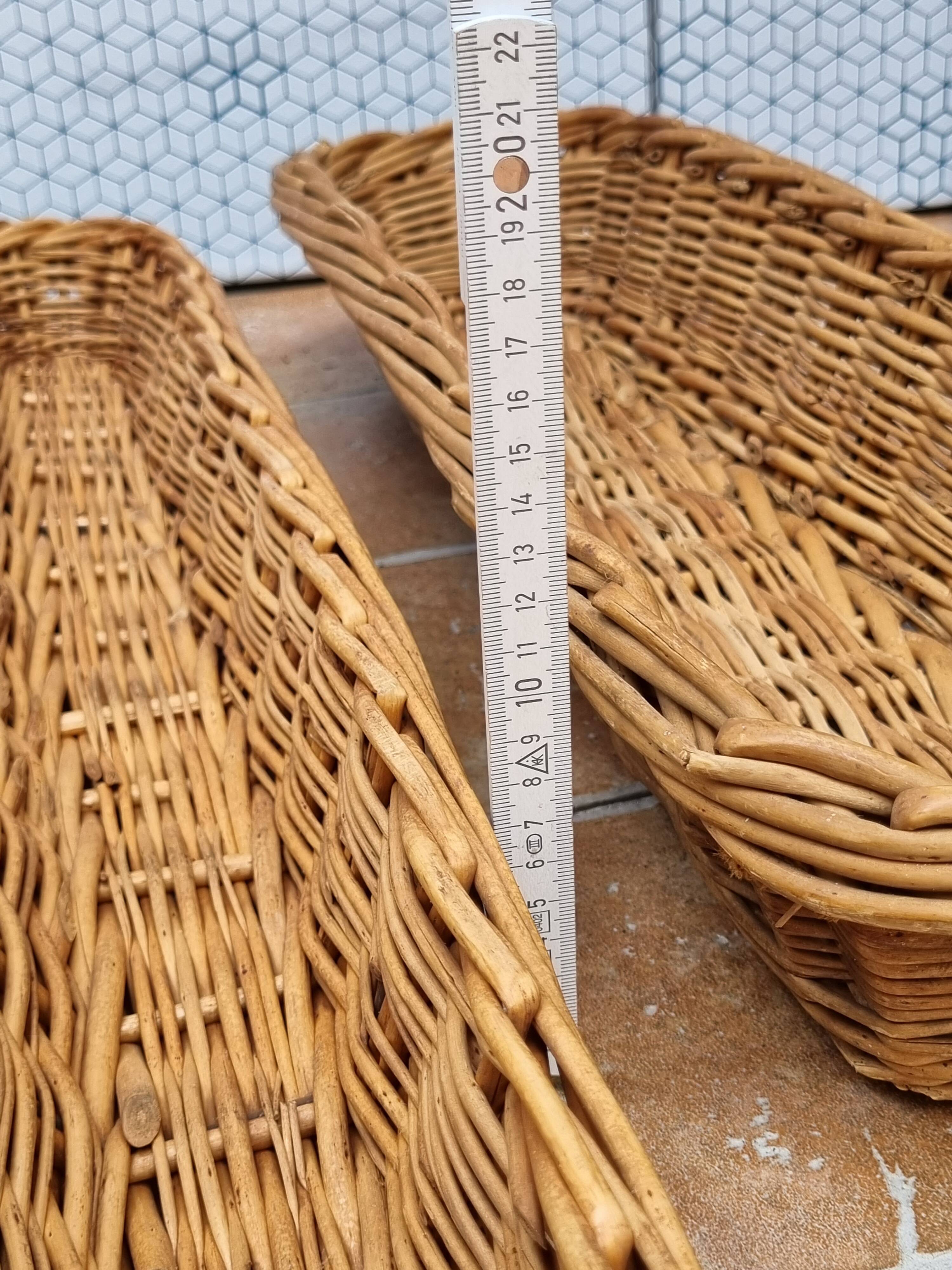 Set of 7 wicker baker's baskets, 1960s