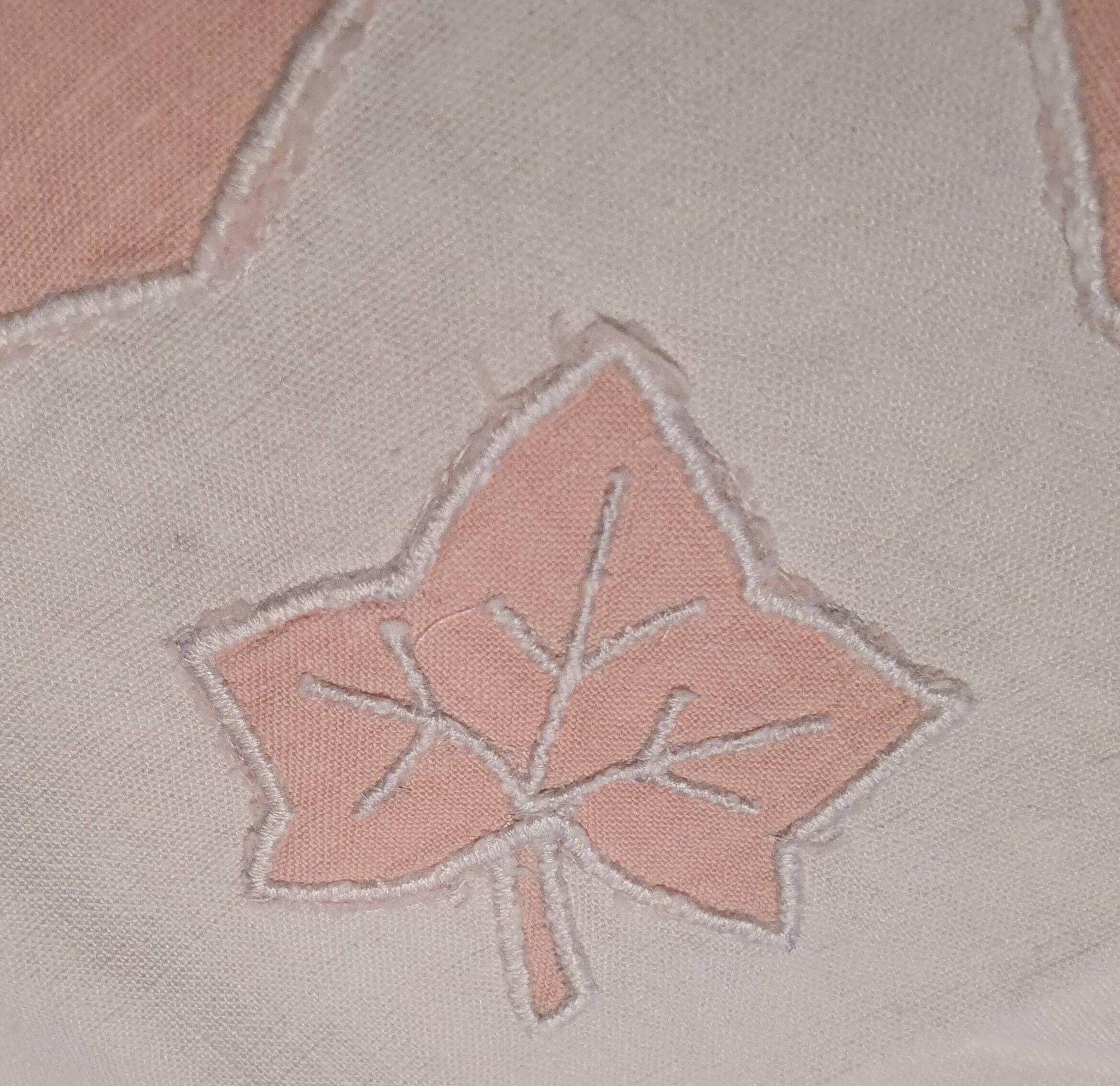 2 serviettes à thé brodées