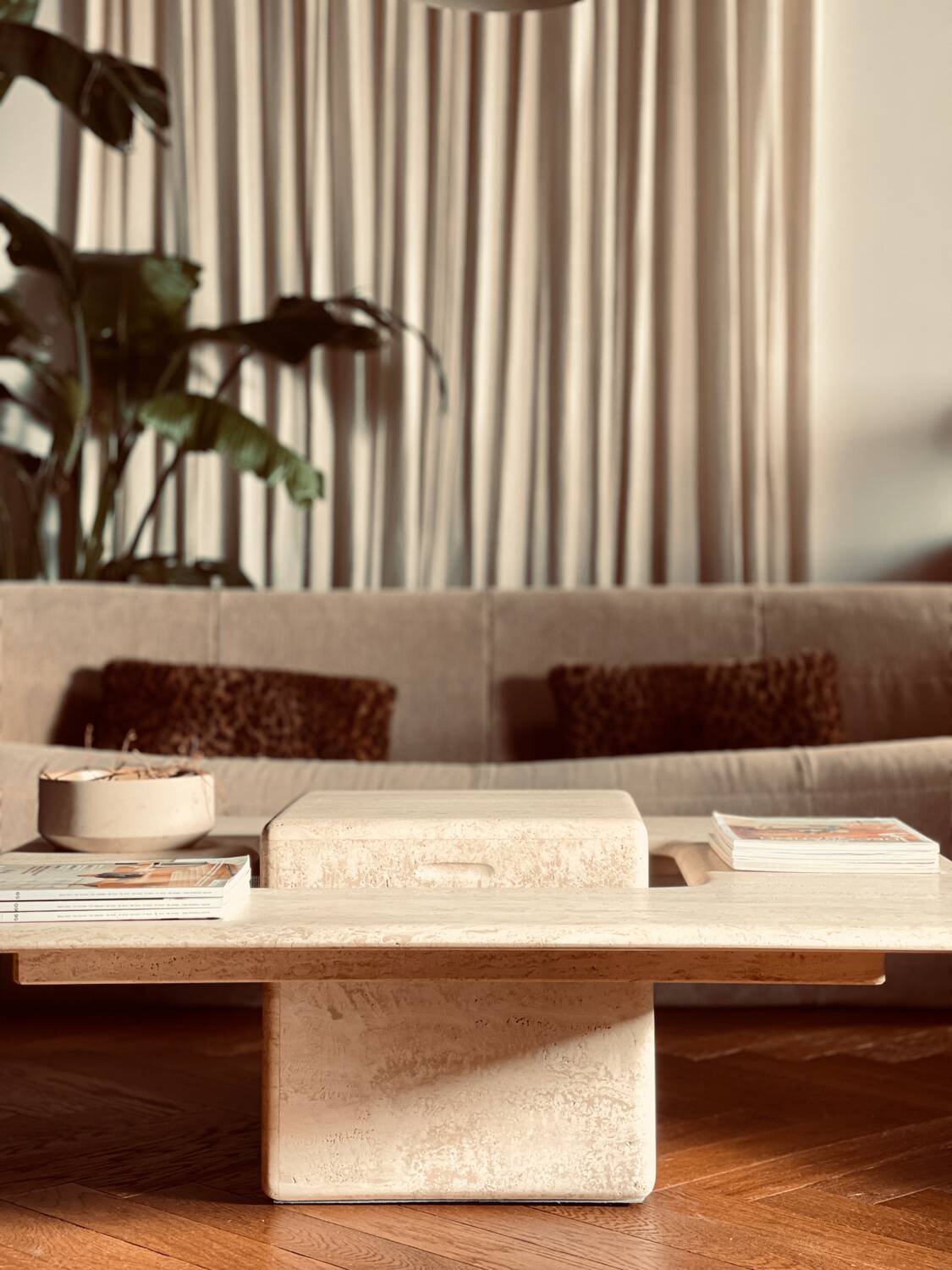 Vintage 1980s Italian travertine coffee table from Florence.
