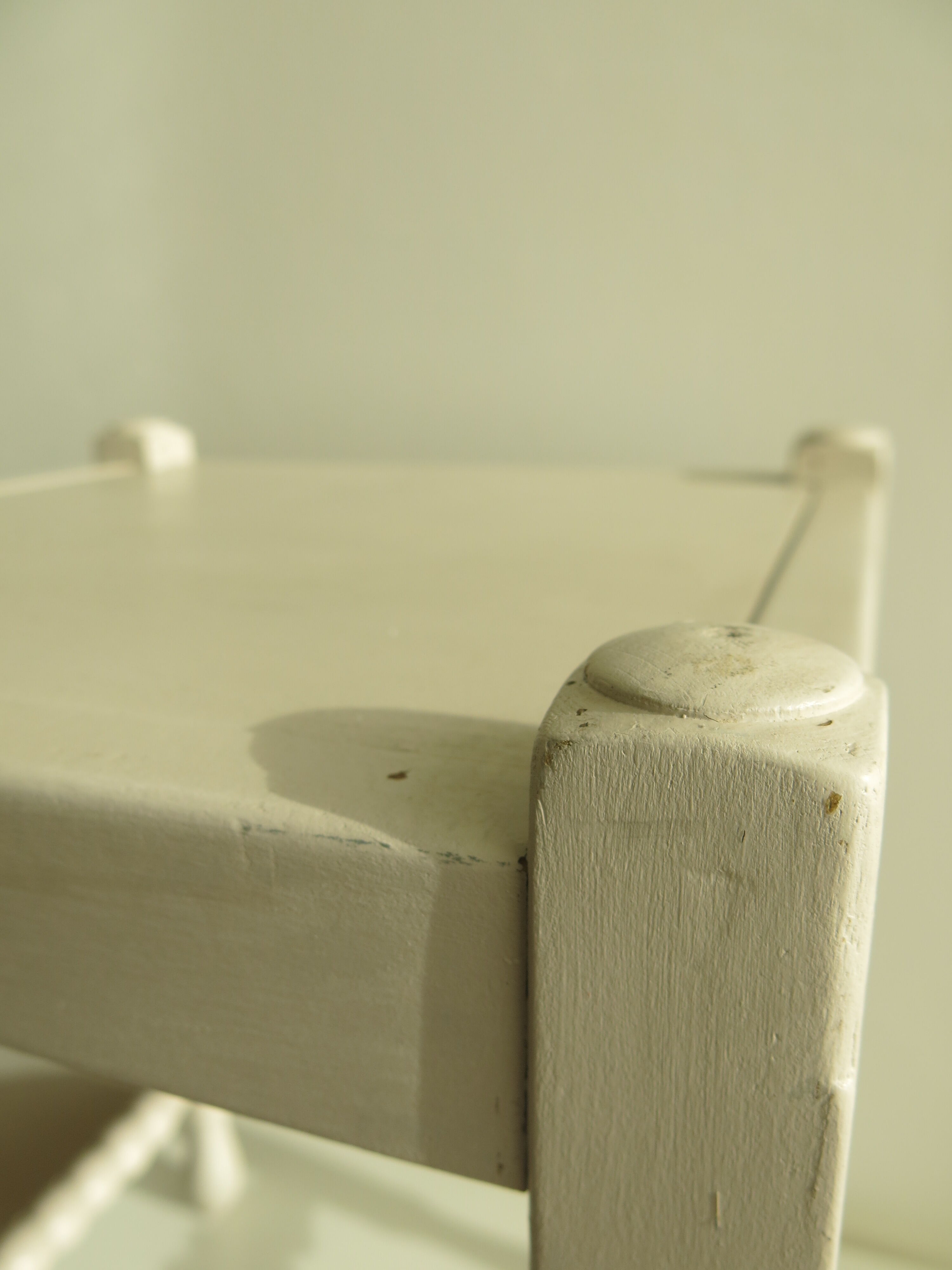 Vintage pearl wood side table