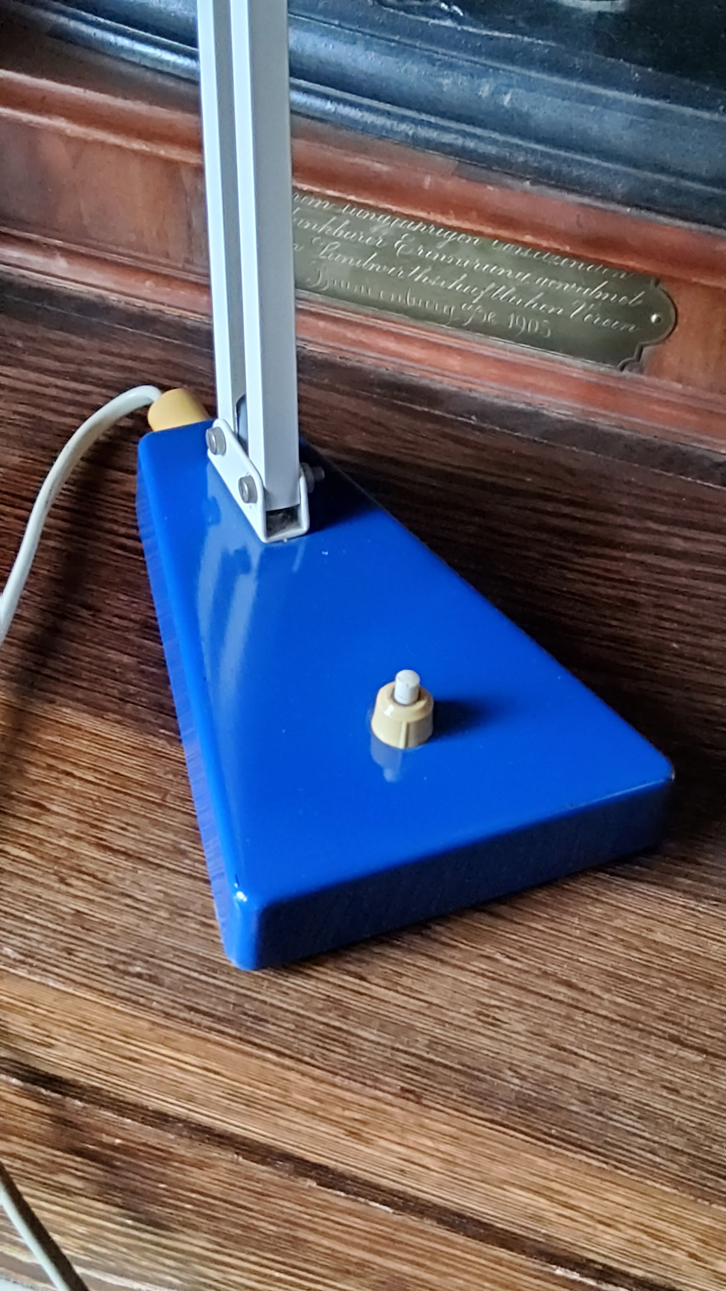Mushroom-shaped articulated desk lamp from the 70s