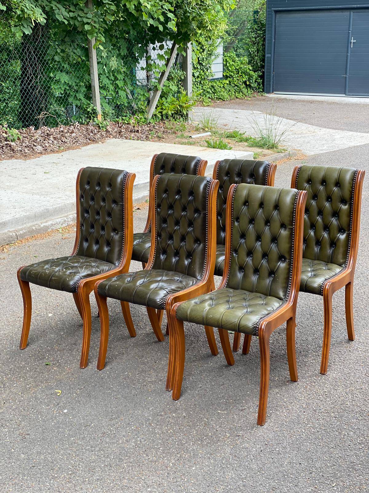 6 English Chesterfield chairs, 20th century, olive green leather