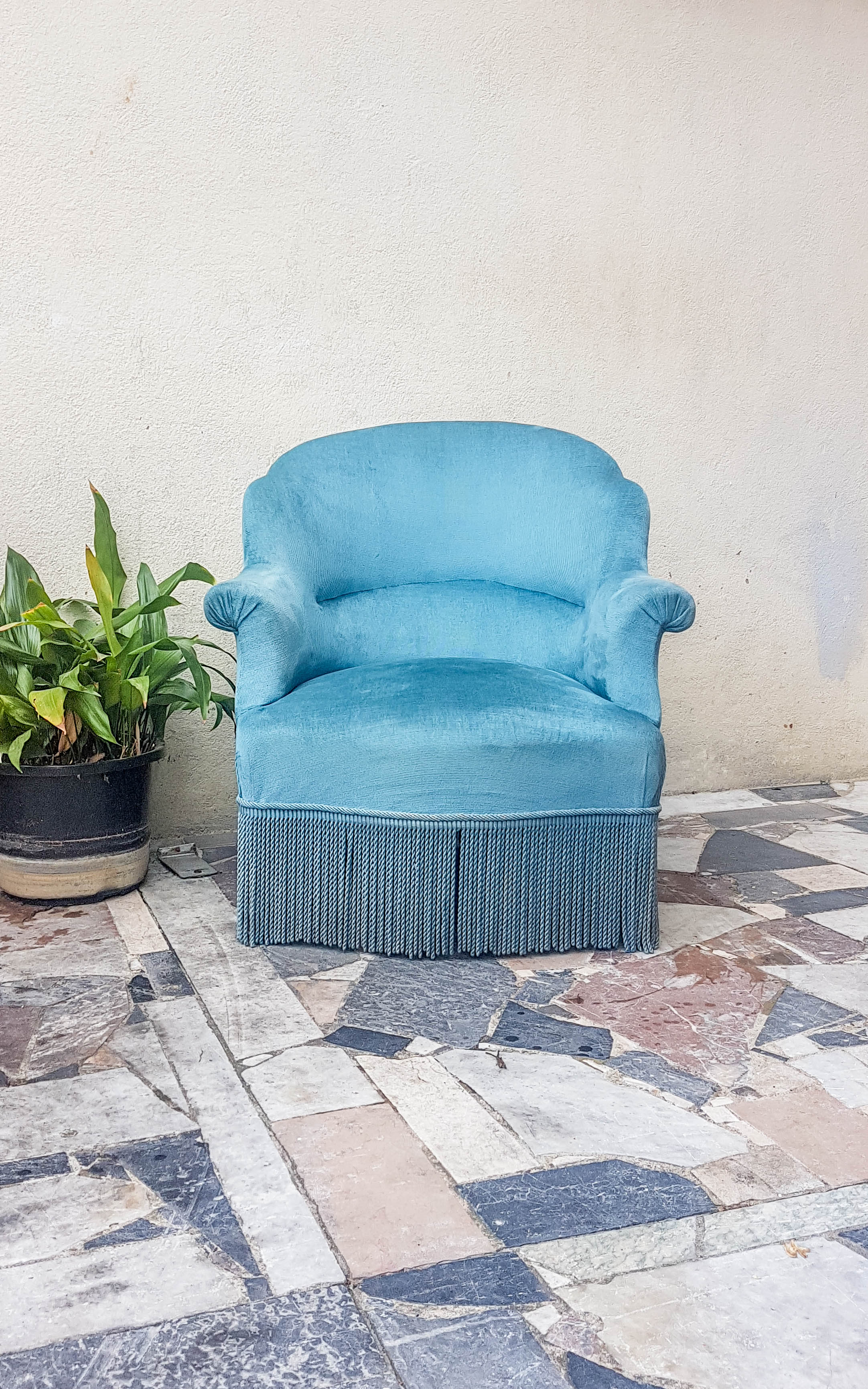 Fauteuil crapaud vintage velours bleu années 70