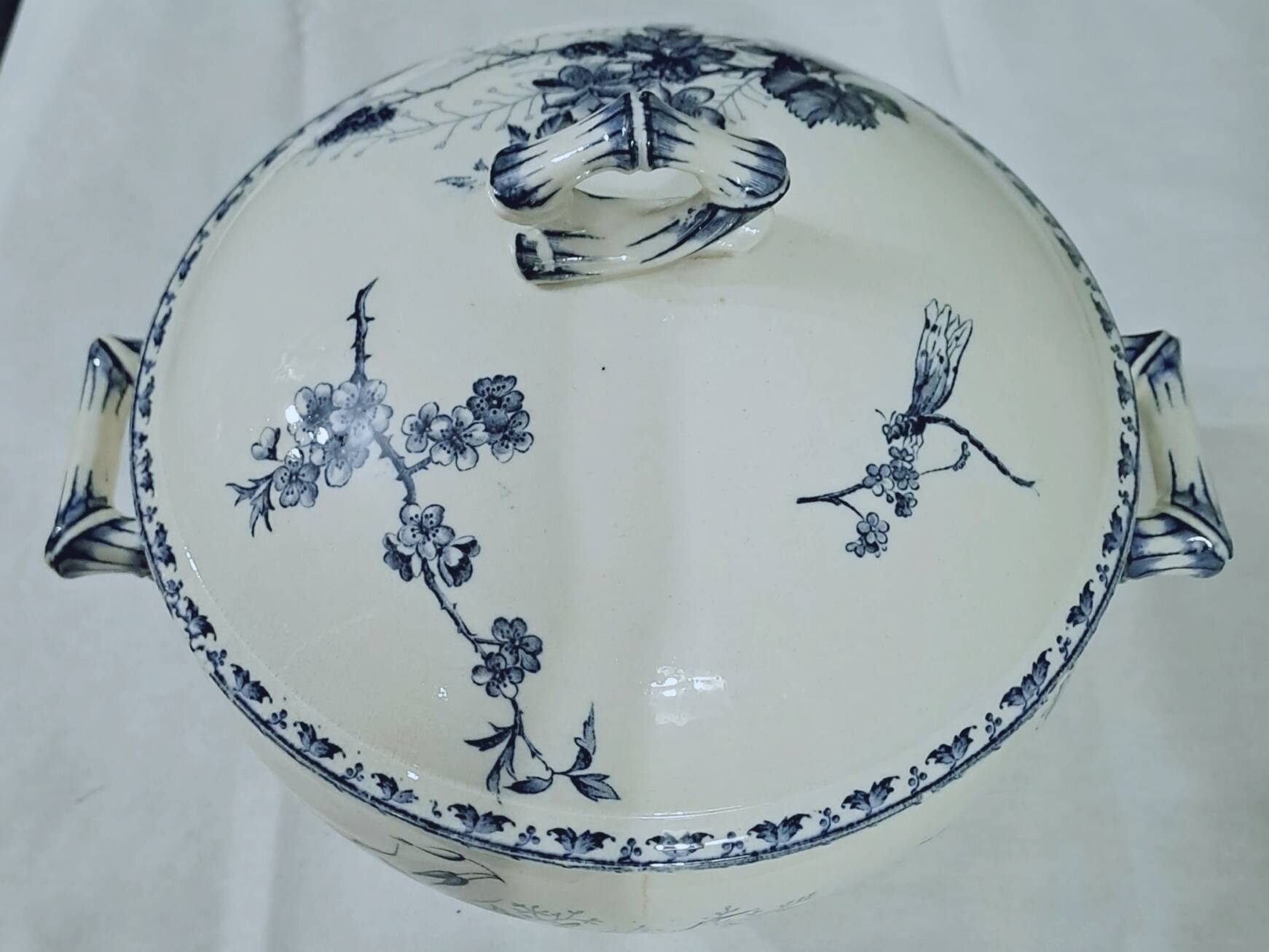 Soupière Sarreguemines modèle "Carmen"