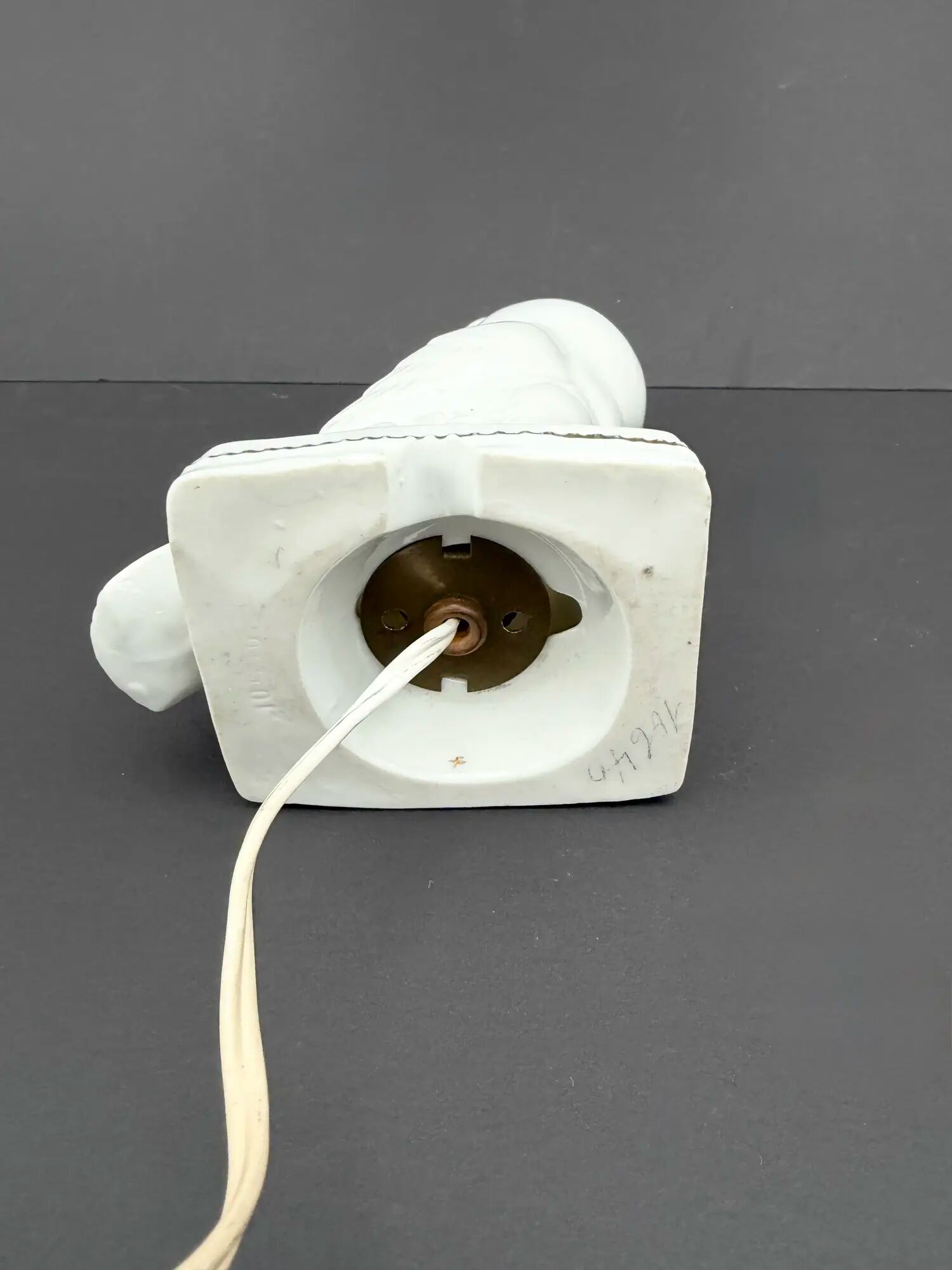 Art Deco night light in fine porcelain, France 1940