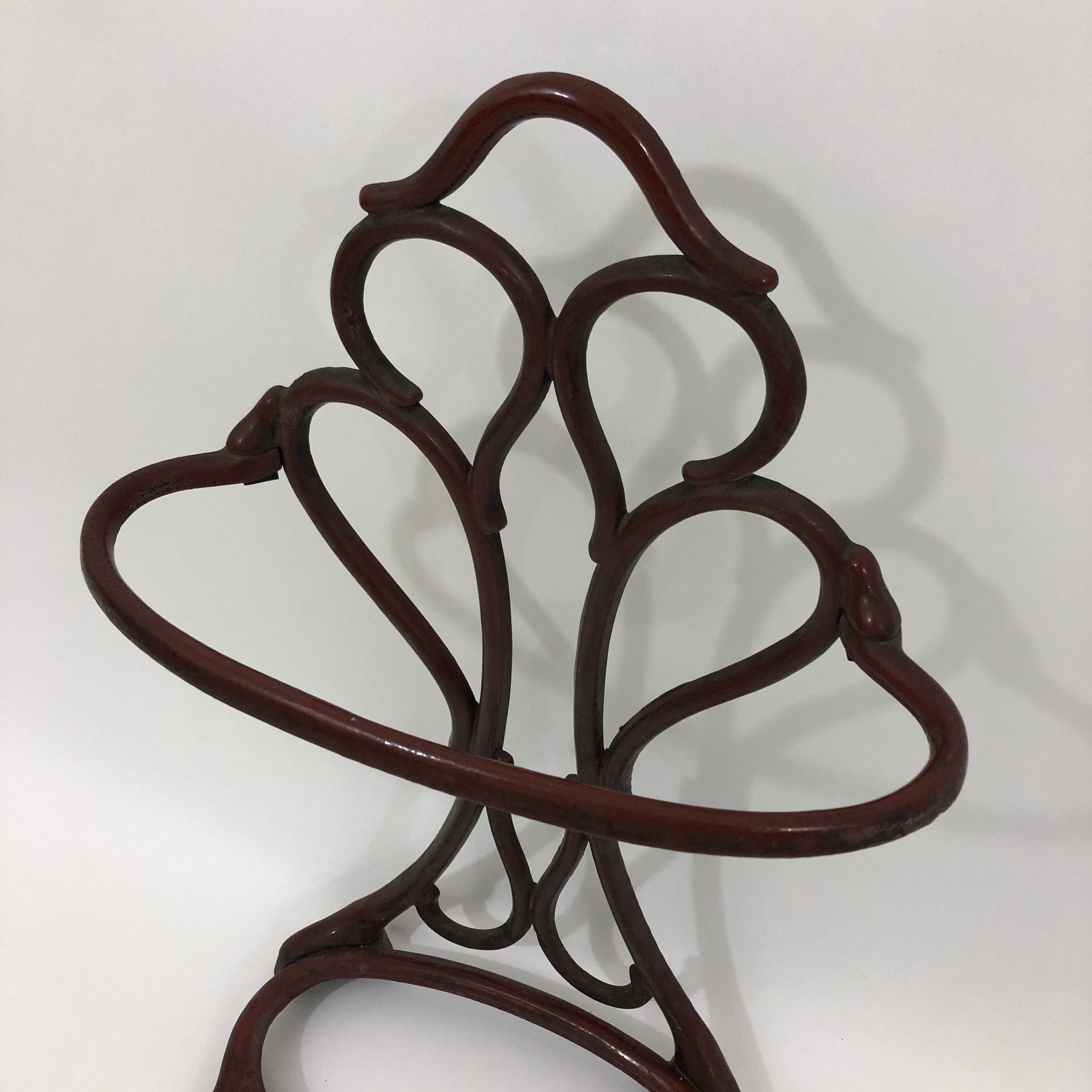 Red-cast iron umbrella door