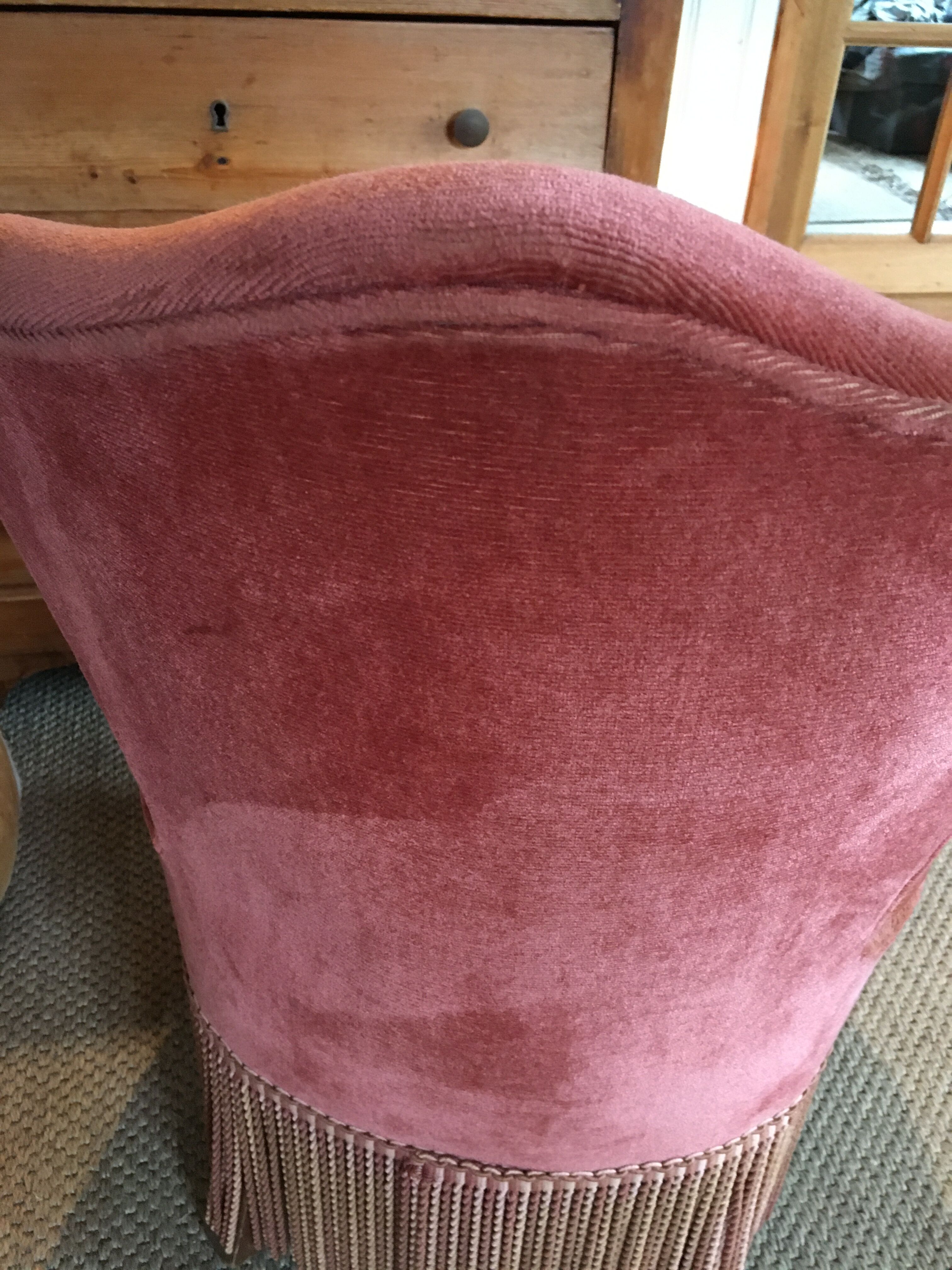 Pink velvet toad chair