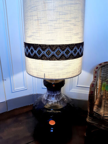 Lampe de sol en céramique ajourée 1970