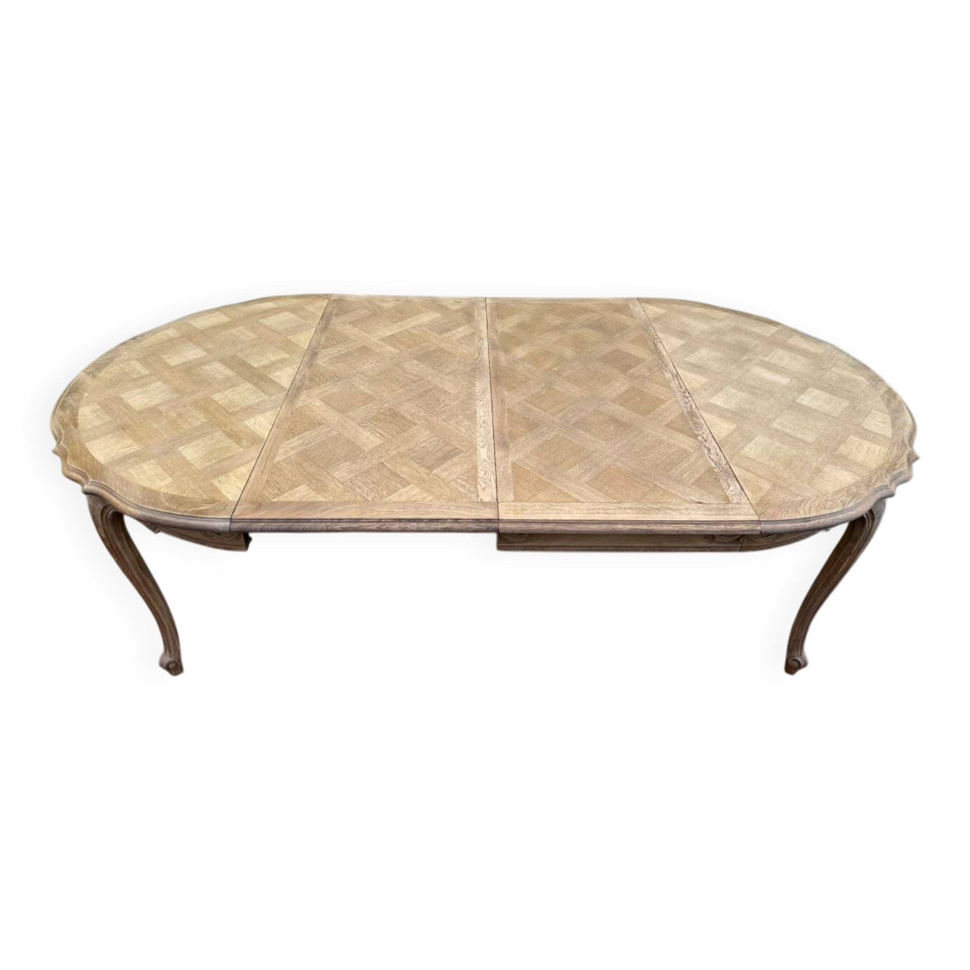 Round extendable dining table Louis XV stripped in solid oak 1950