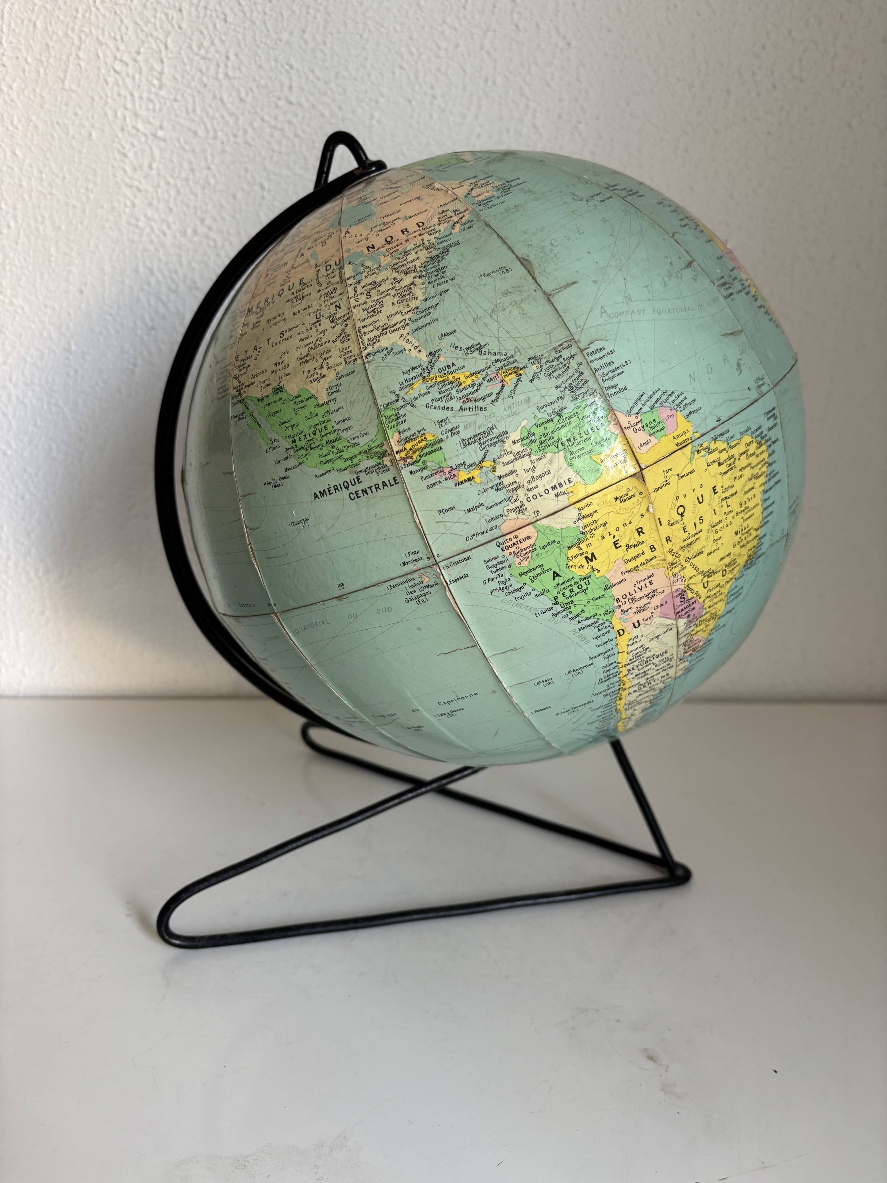 Vintage 1960 globe terrestrial world map Girard Barrère - 33 cm