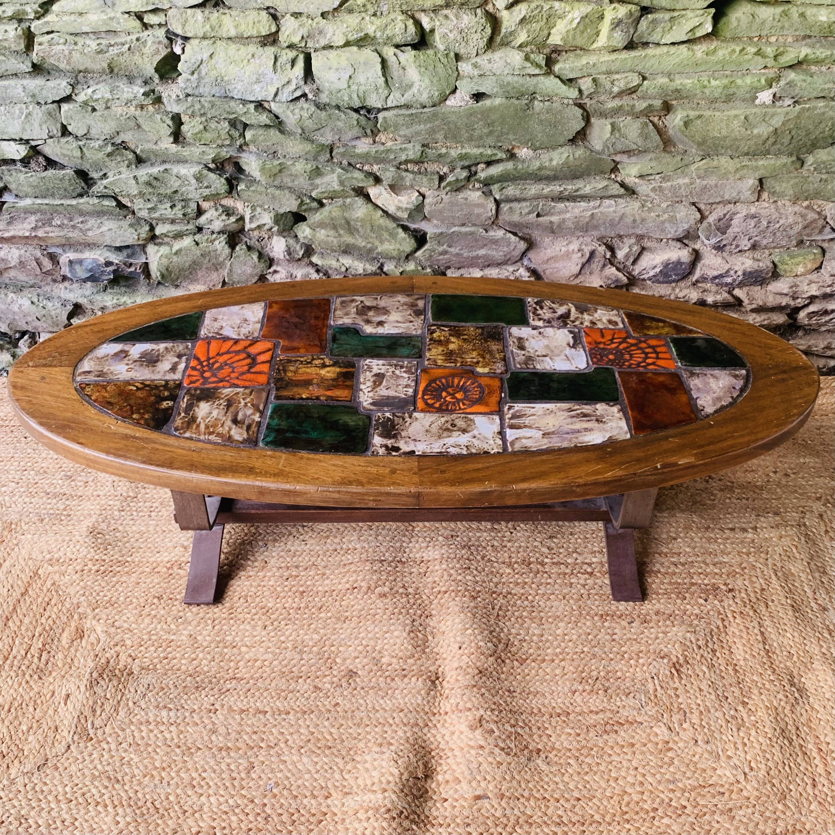 Table basse ovale vintage en céramique
