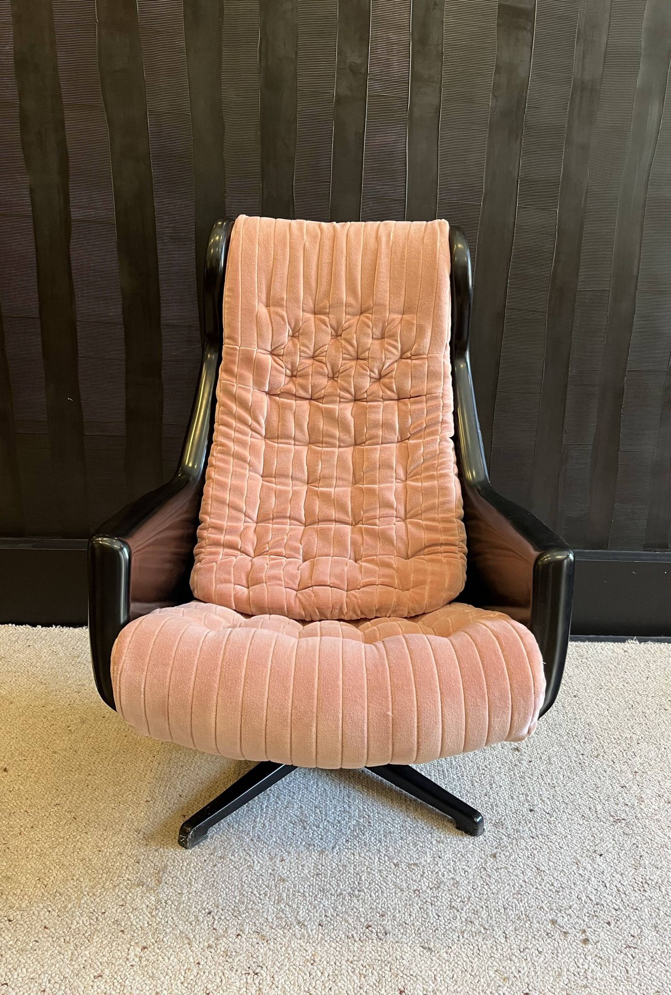Fauteuil de Alf Svensson and Yngve Sandstrom