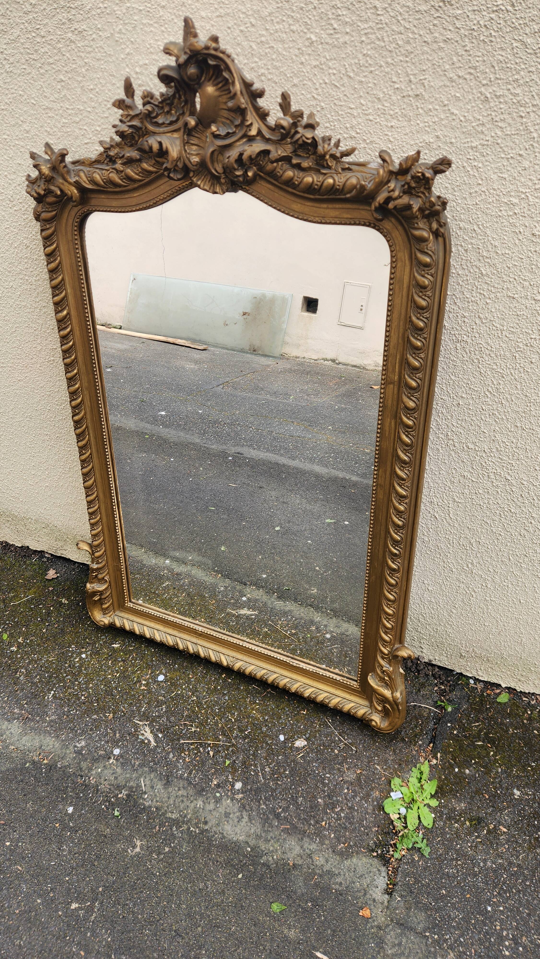 Ancien miroir doré style Louis XVI