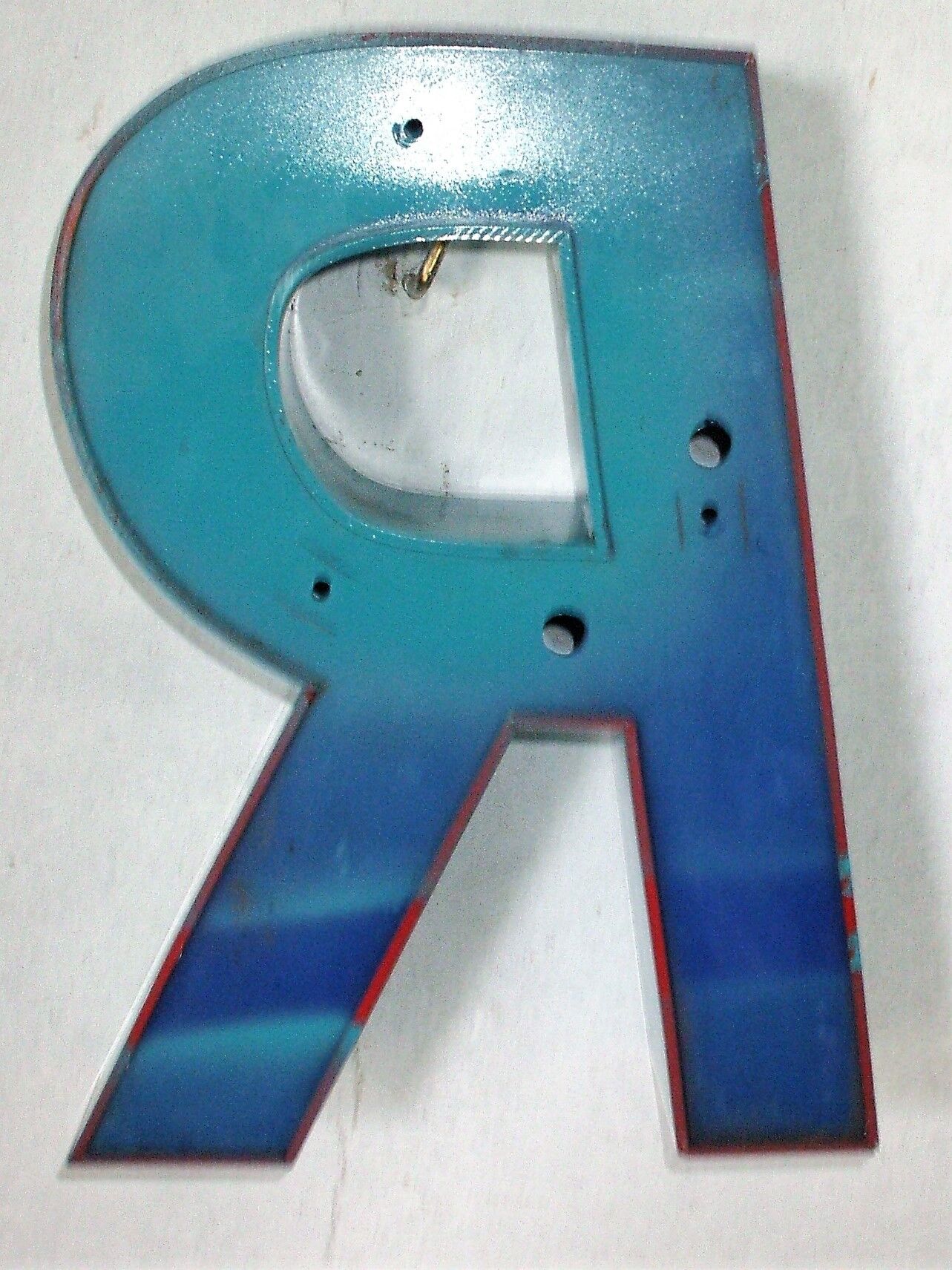 Lettre d'enseigne en plexiglas " bleu " ( r )