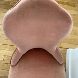 Old pink toad chair