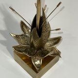 Lampe nénuphar en bronze et laiton attribuée à la Maison Charles. Vers 1970