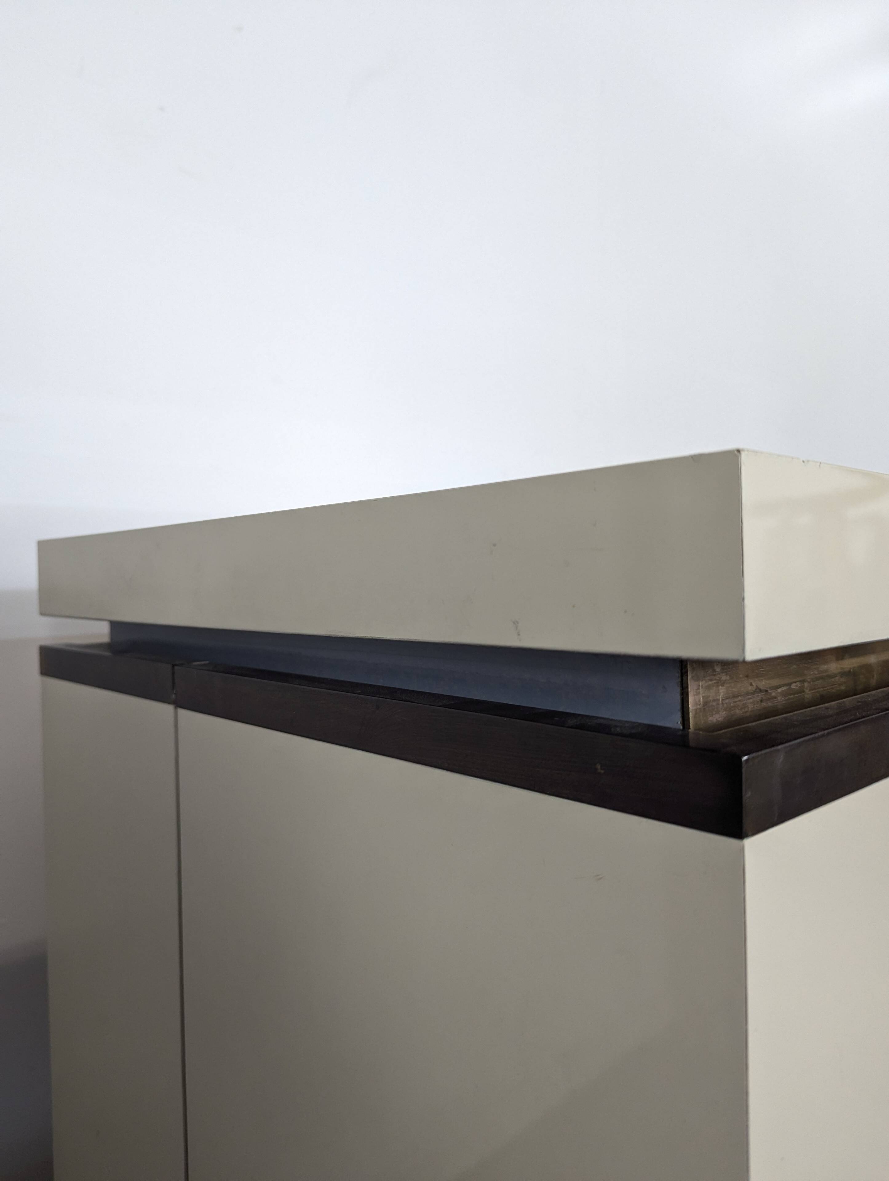 White lacquered enfilade by Jean Claude Mahey published by Rochebobois.