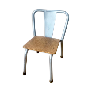 chaise d’écolier vintage