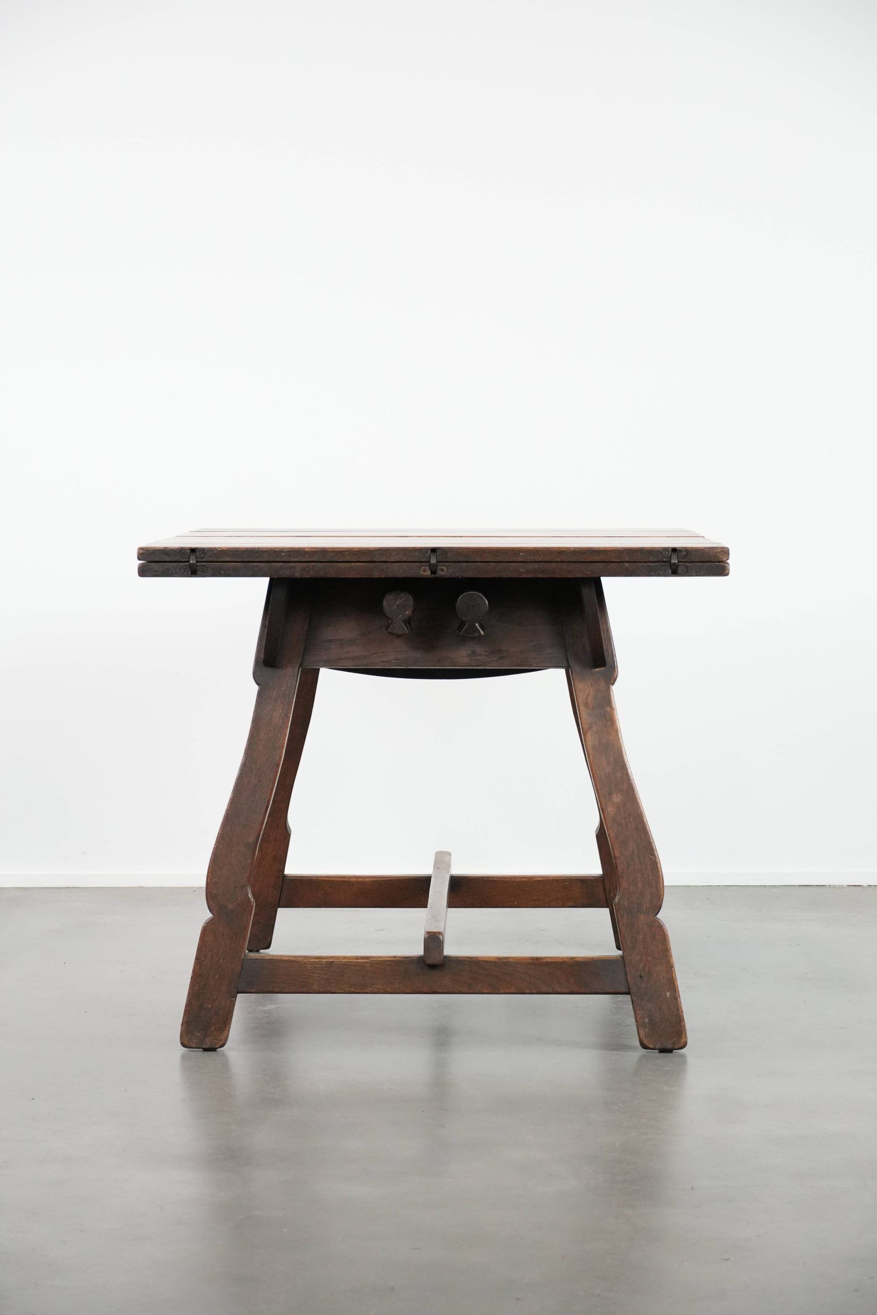 Antique Swiss extendable dining table made of oak from the mid-19th century