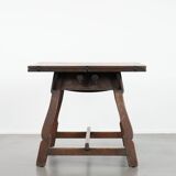 Antique Swiss extendable dining table made of oak from the mid-19th century