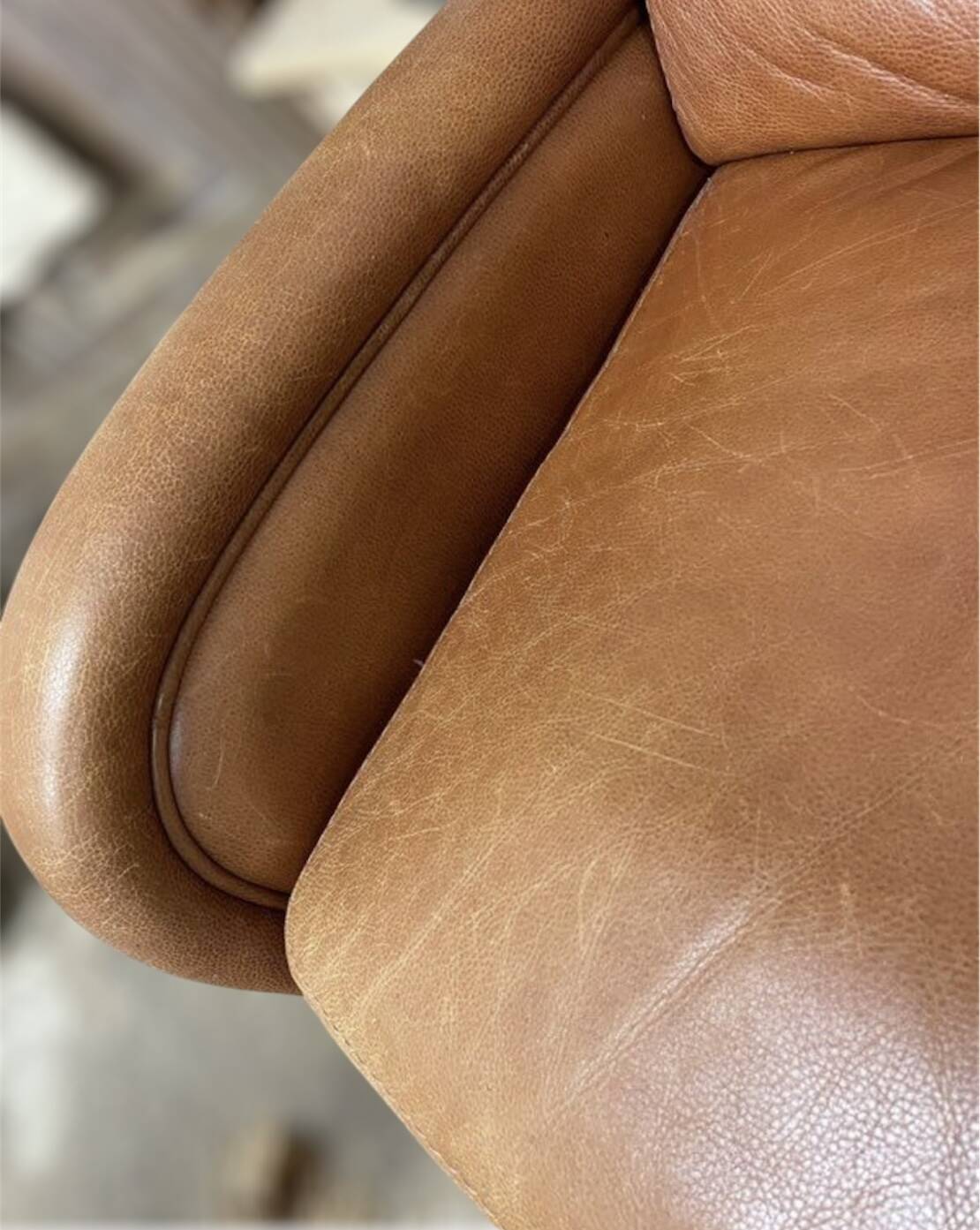 Vintage 2-seater leather sofa