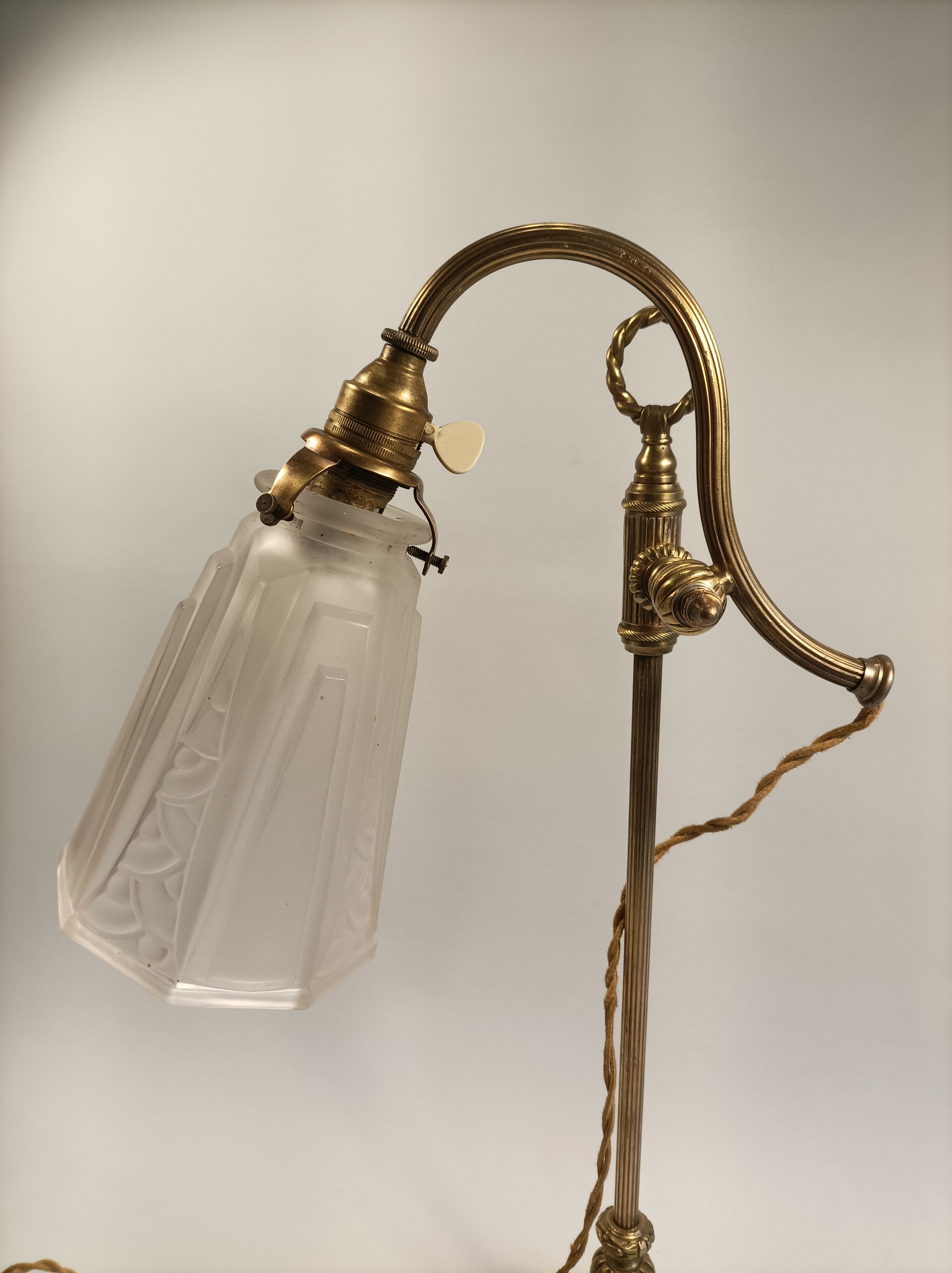 Bronze desk art deco lamp with tulip signed "schneider"