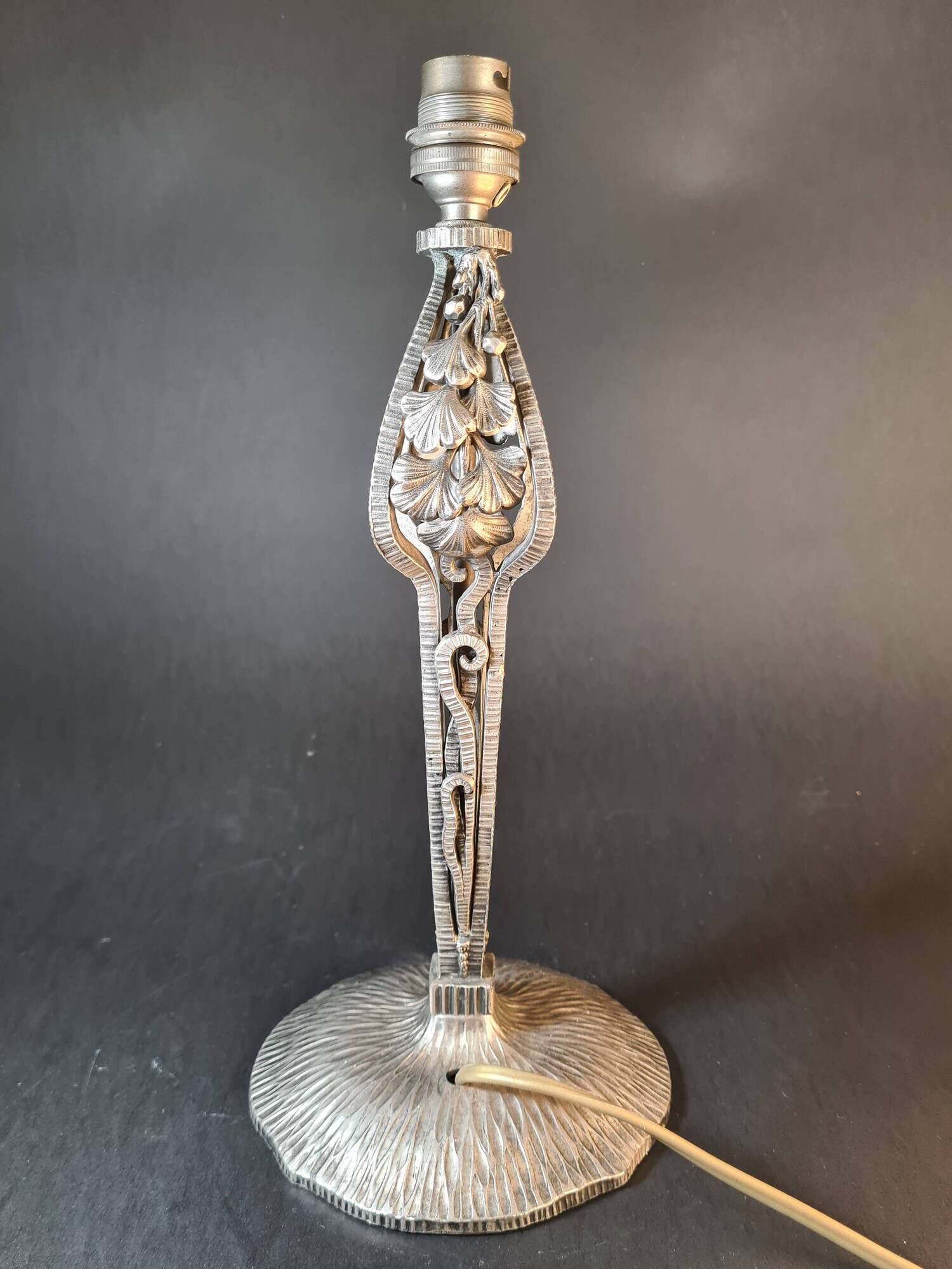 Art Nouveau lamp base – Hammered metal & stylised Ginkgo leaves –