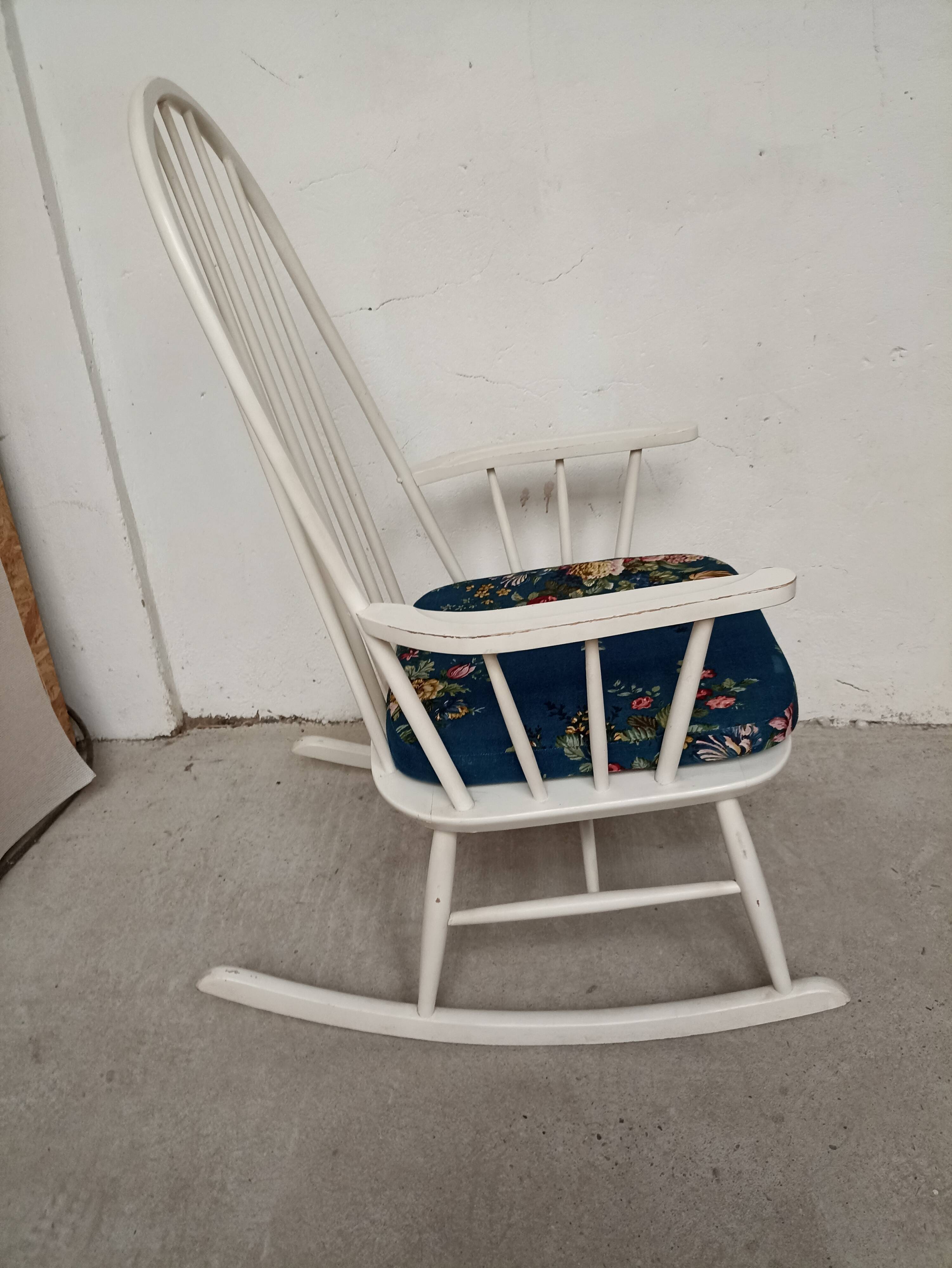 Scandinavian rocking-chair