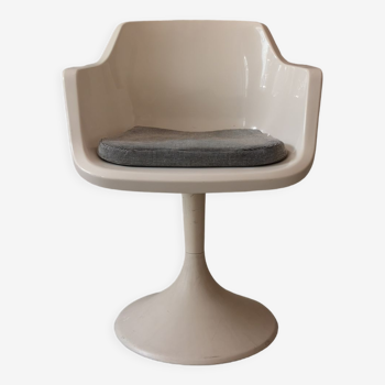 White swivel tulip chair, design 1970