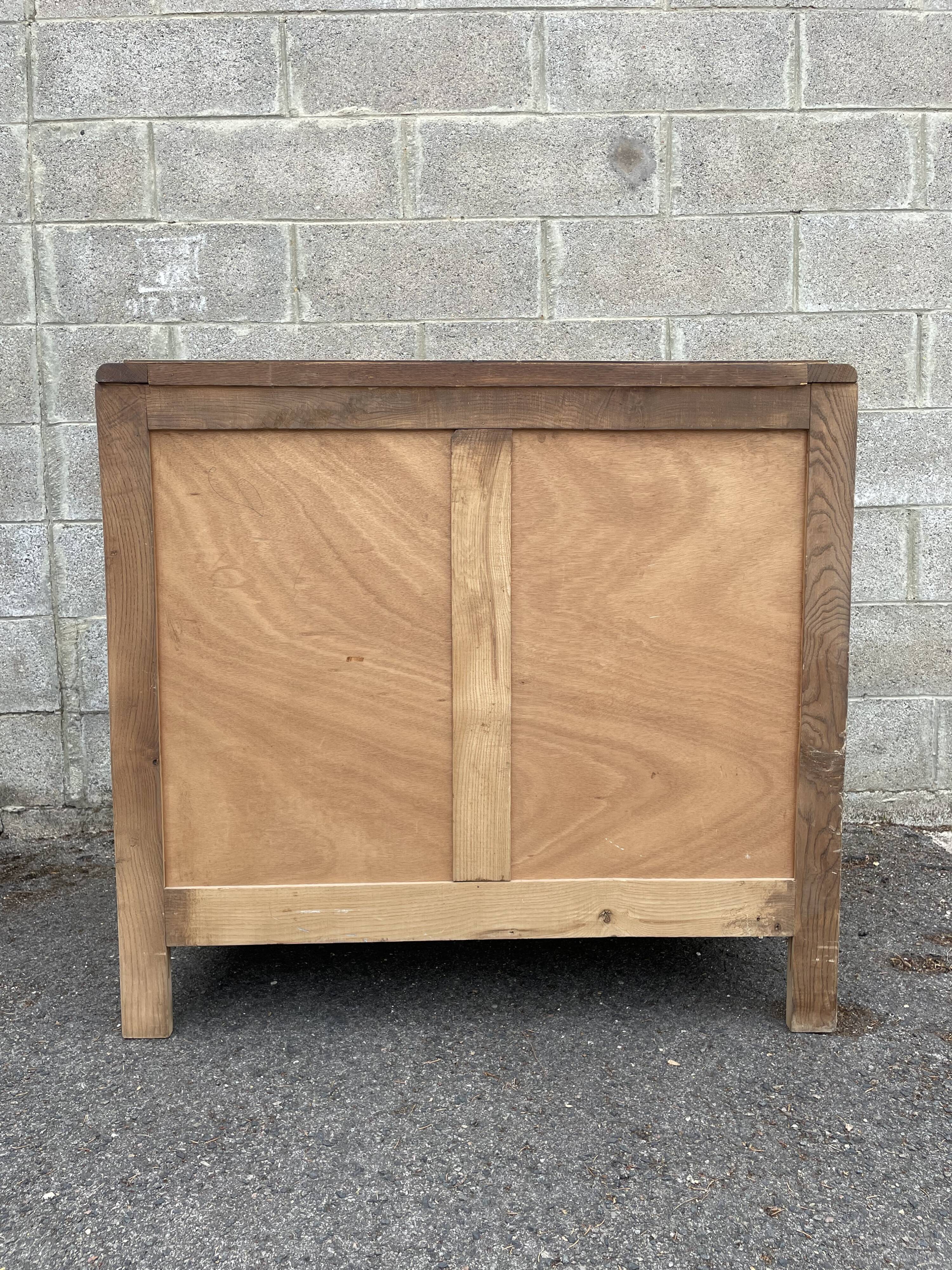 Commode vintage à 4 tiroirs aérogommée