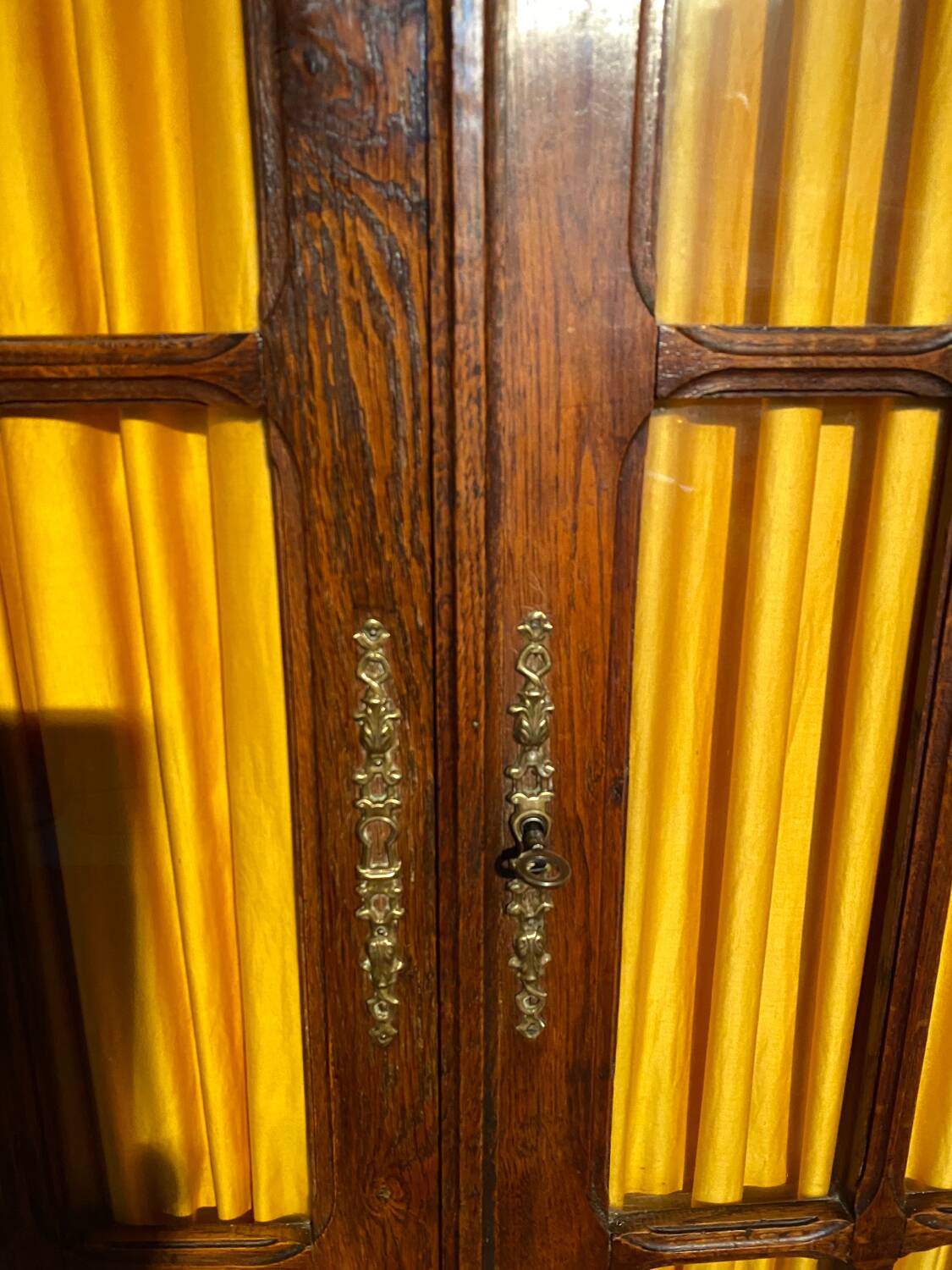 Small Parisian wardrobe