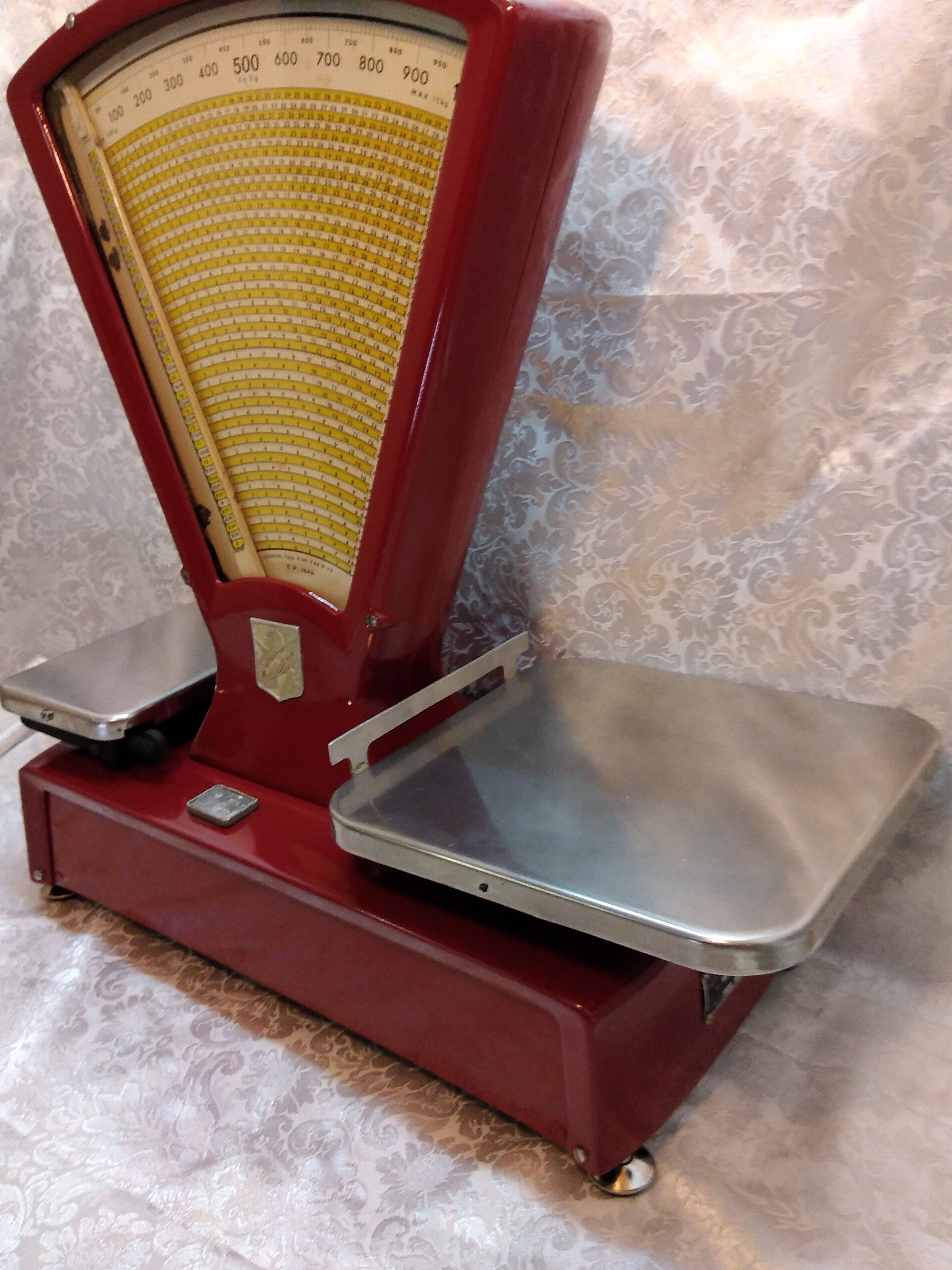 Old Lutrana purple red laqué trade scale