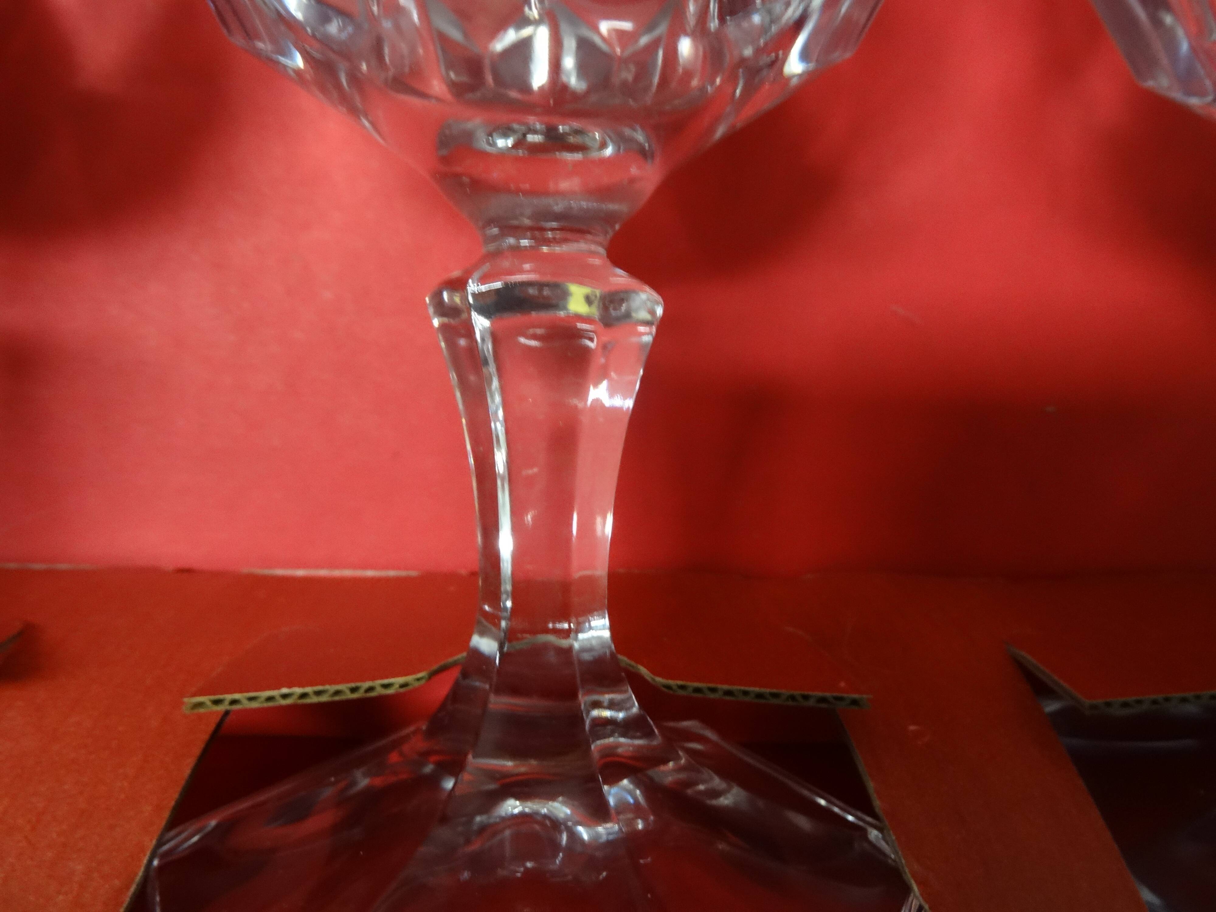 Crystal walking glasses of Arques