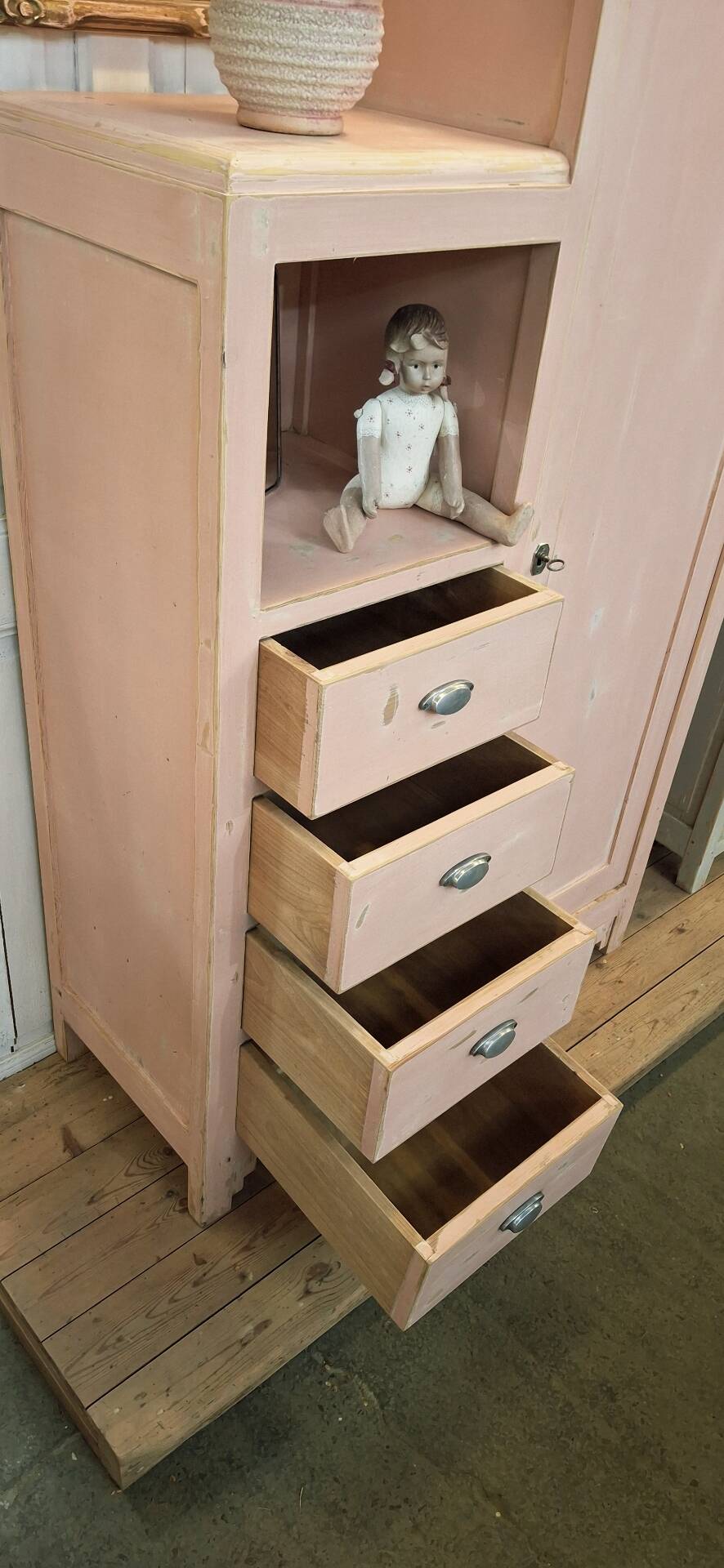 Asymmetrical wardrobe